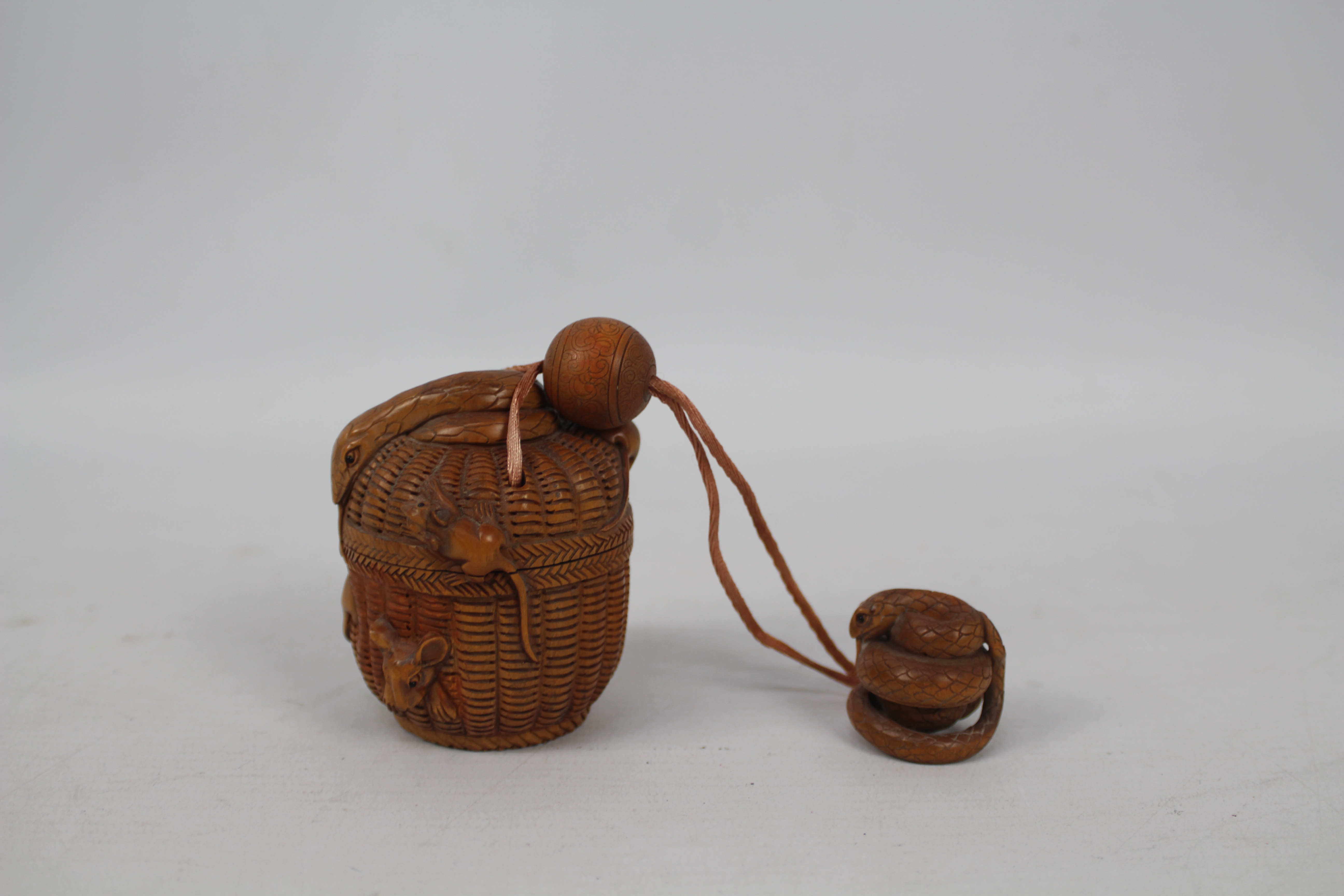 A single case carved wood inro in the form of a basket with mice and a snake, - Image 2 of 5