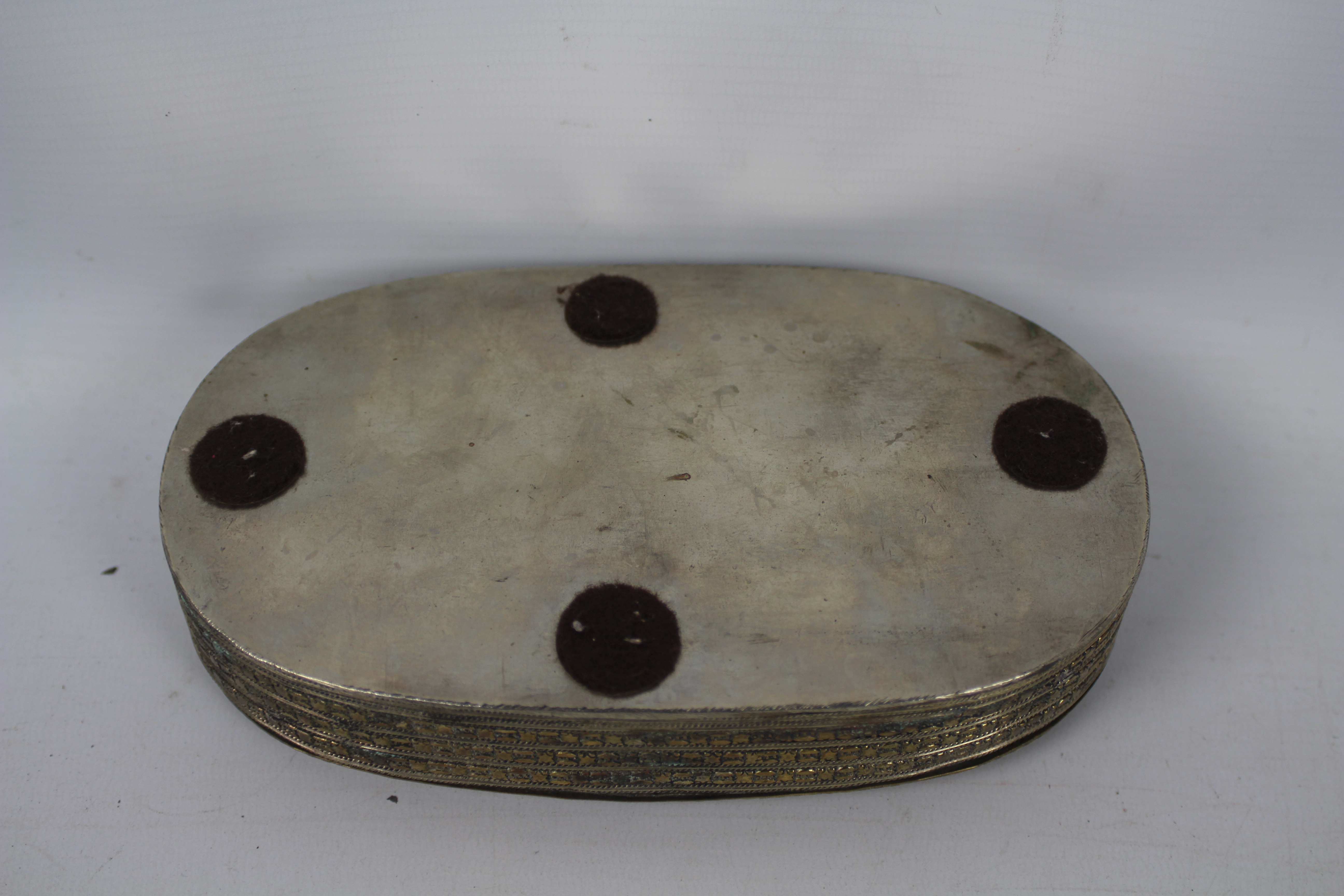 An Asian white and yellow metal trinket or jewellery box of oval section, - Image 4 of 4