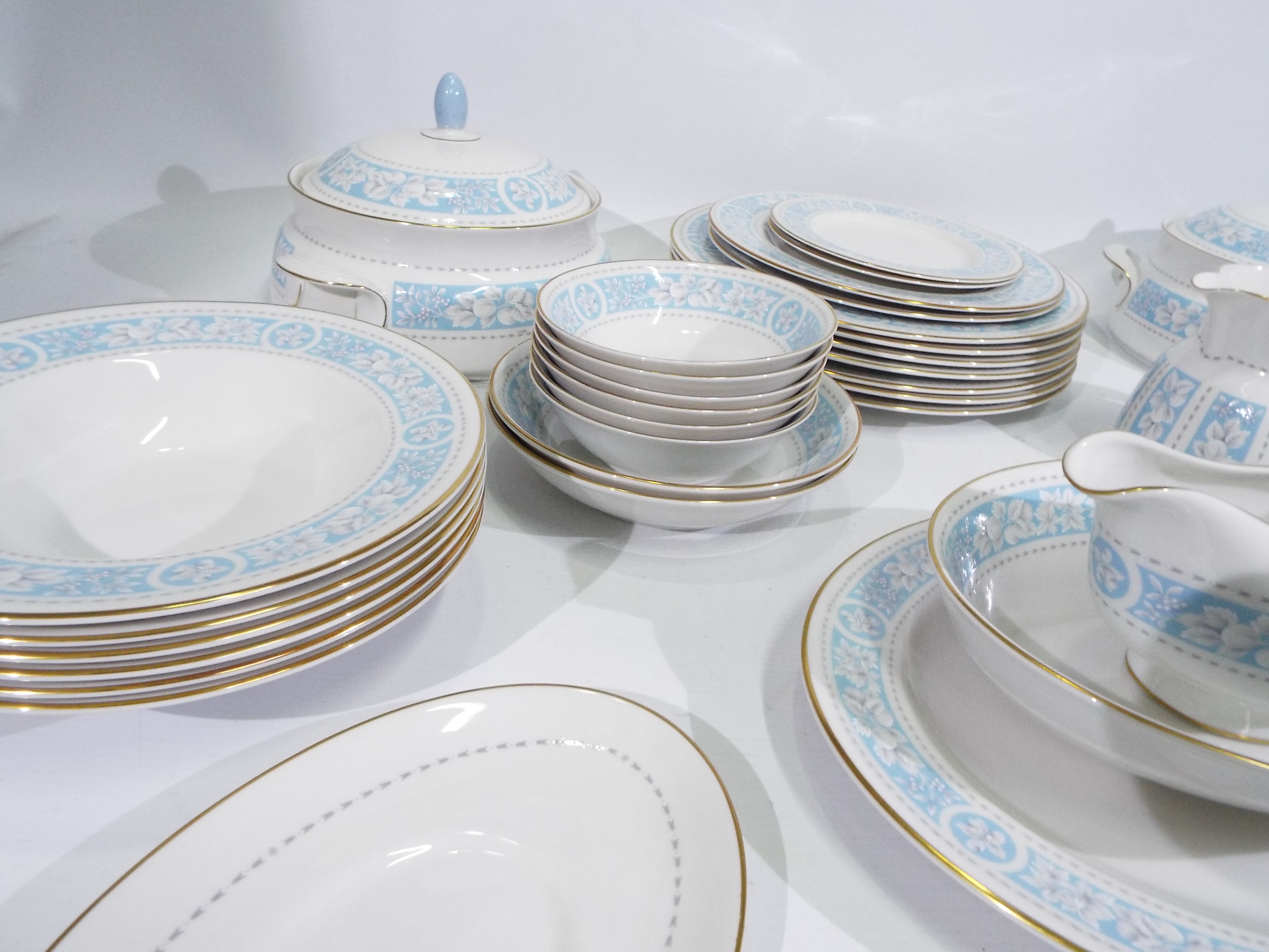 A quantity of Royal Doulton dinner and tea wares in the Hampton Court pattern, - Image 6 of 9