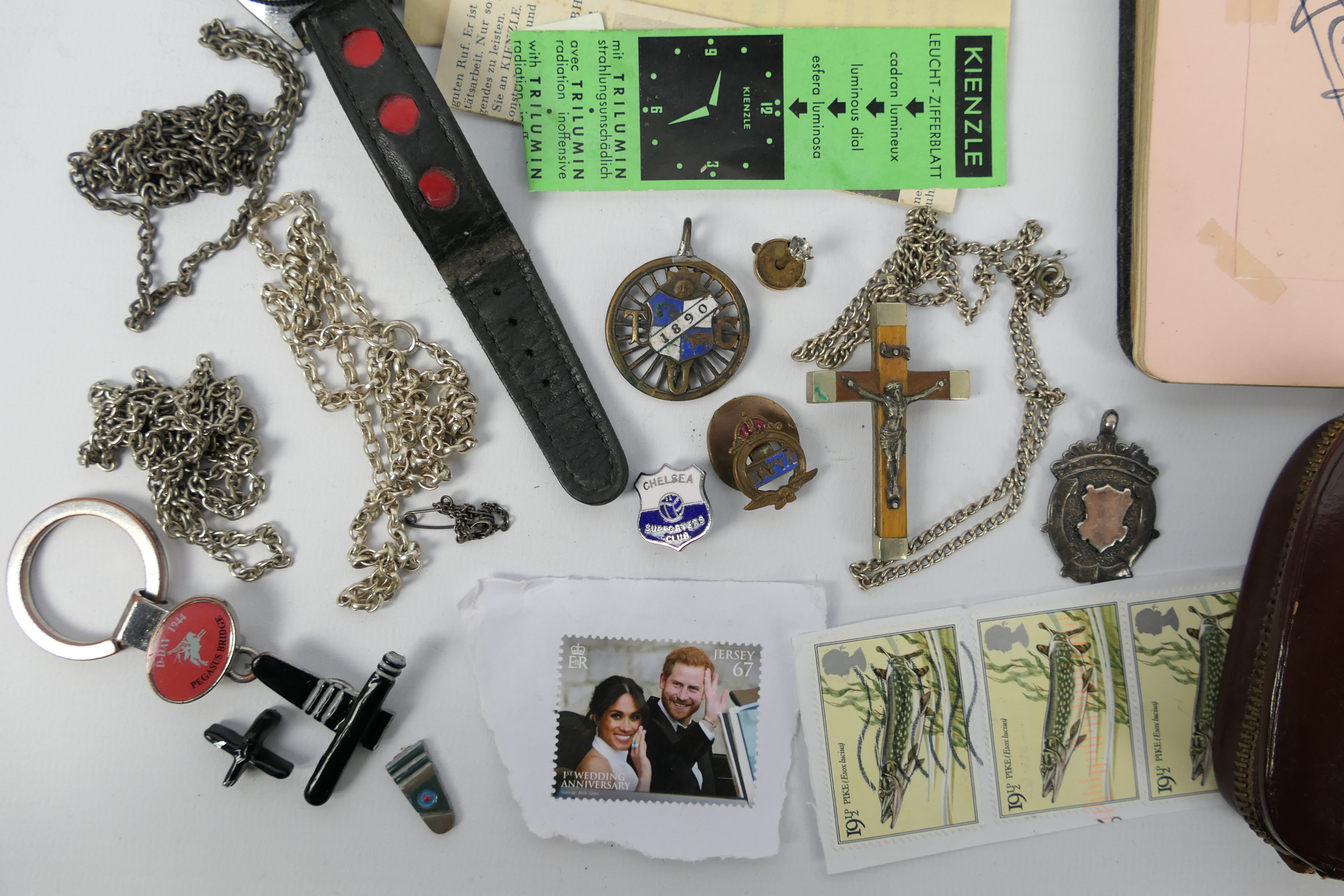 A mixed lot of collectables to include vintage autograph book, silver fob, bar brooch and necklace, - Image 2 of 12