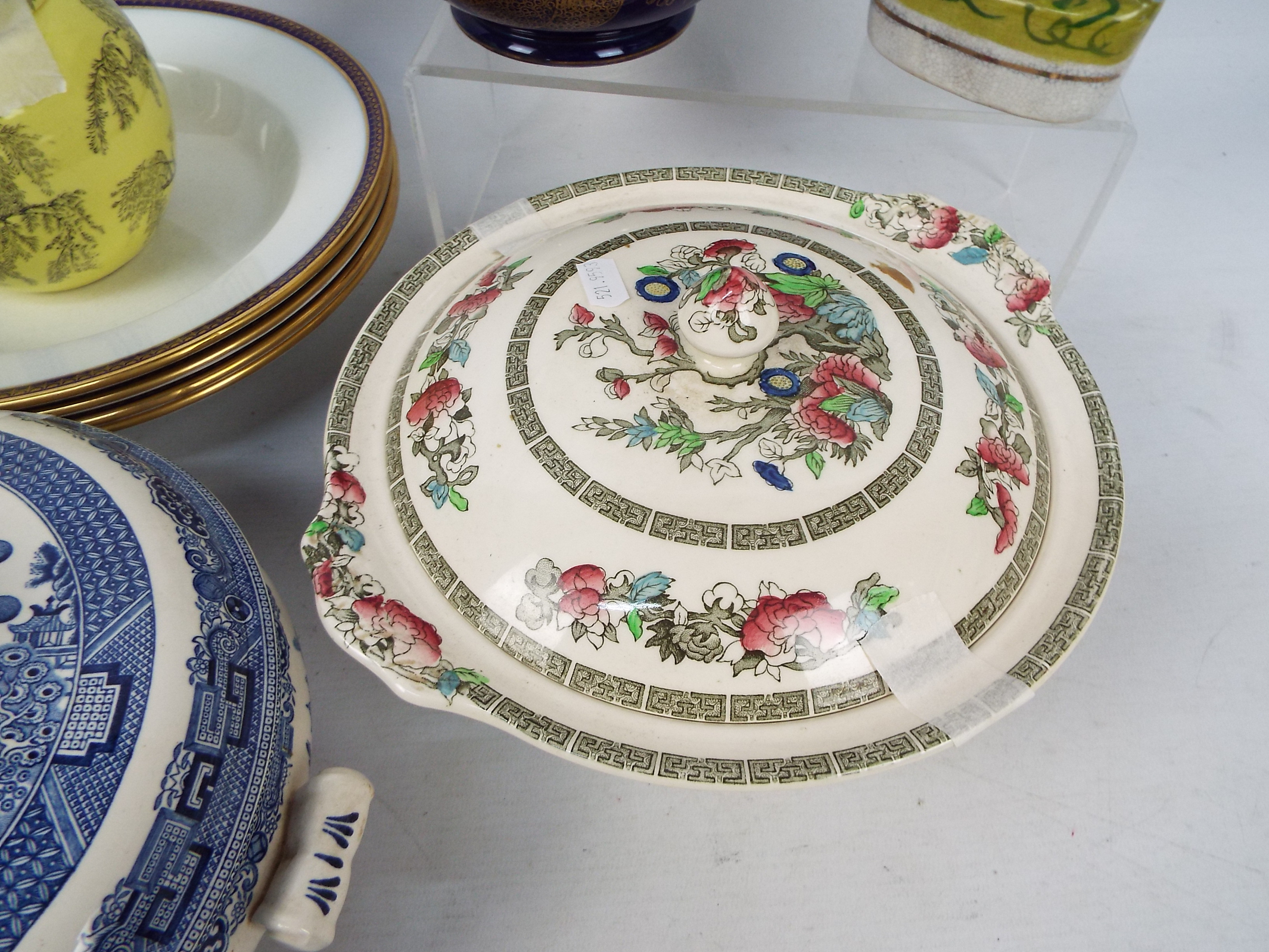 Ceramics to include Wedgwood Willow pattern tureens, Copeland Late Spode dishes, - Image 4 of 7