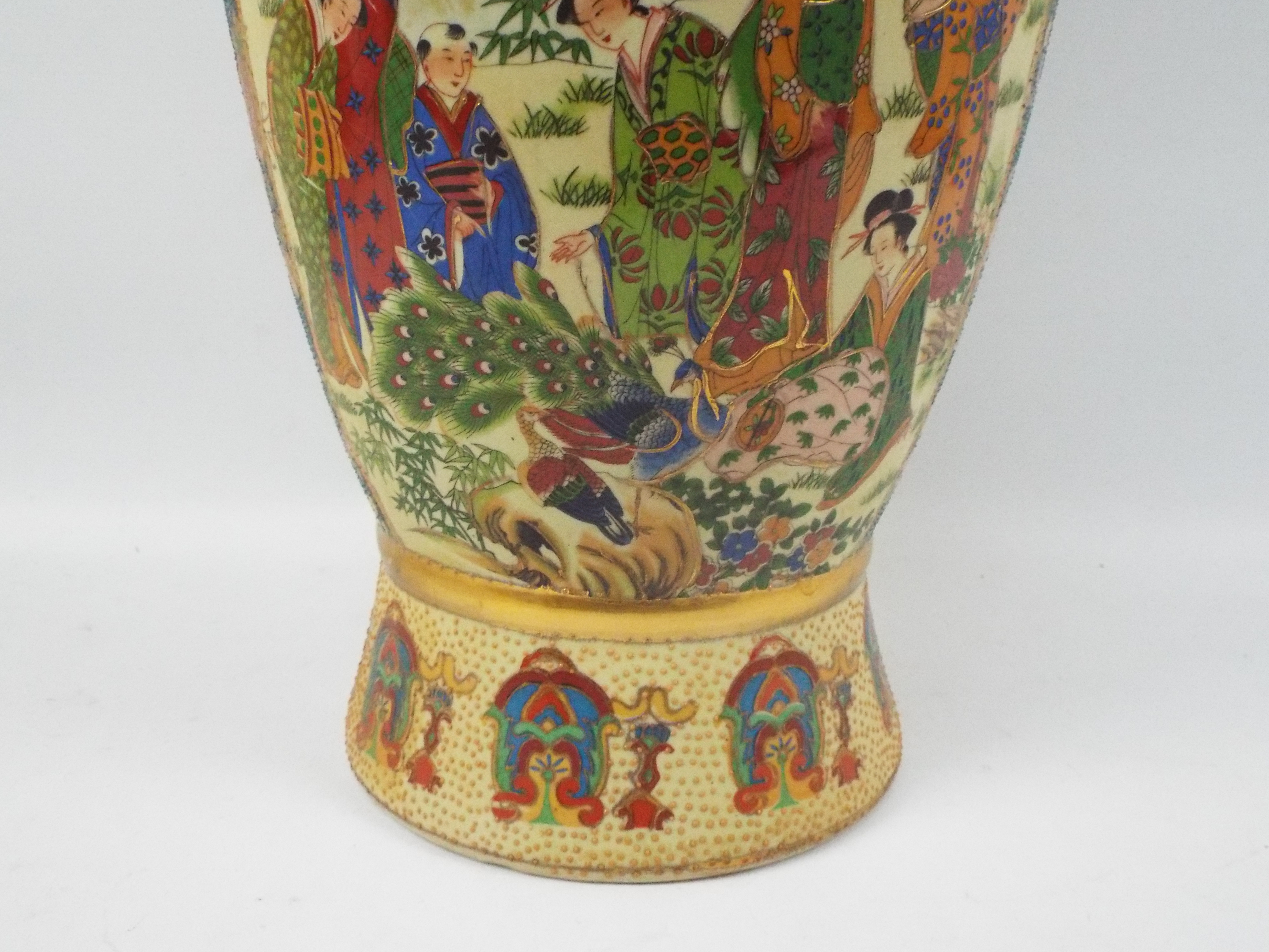 A large Japanese Satsuma ware vase with twin gilt handles decorated with two panels of figures in a - Image 8 of 10