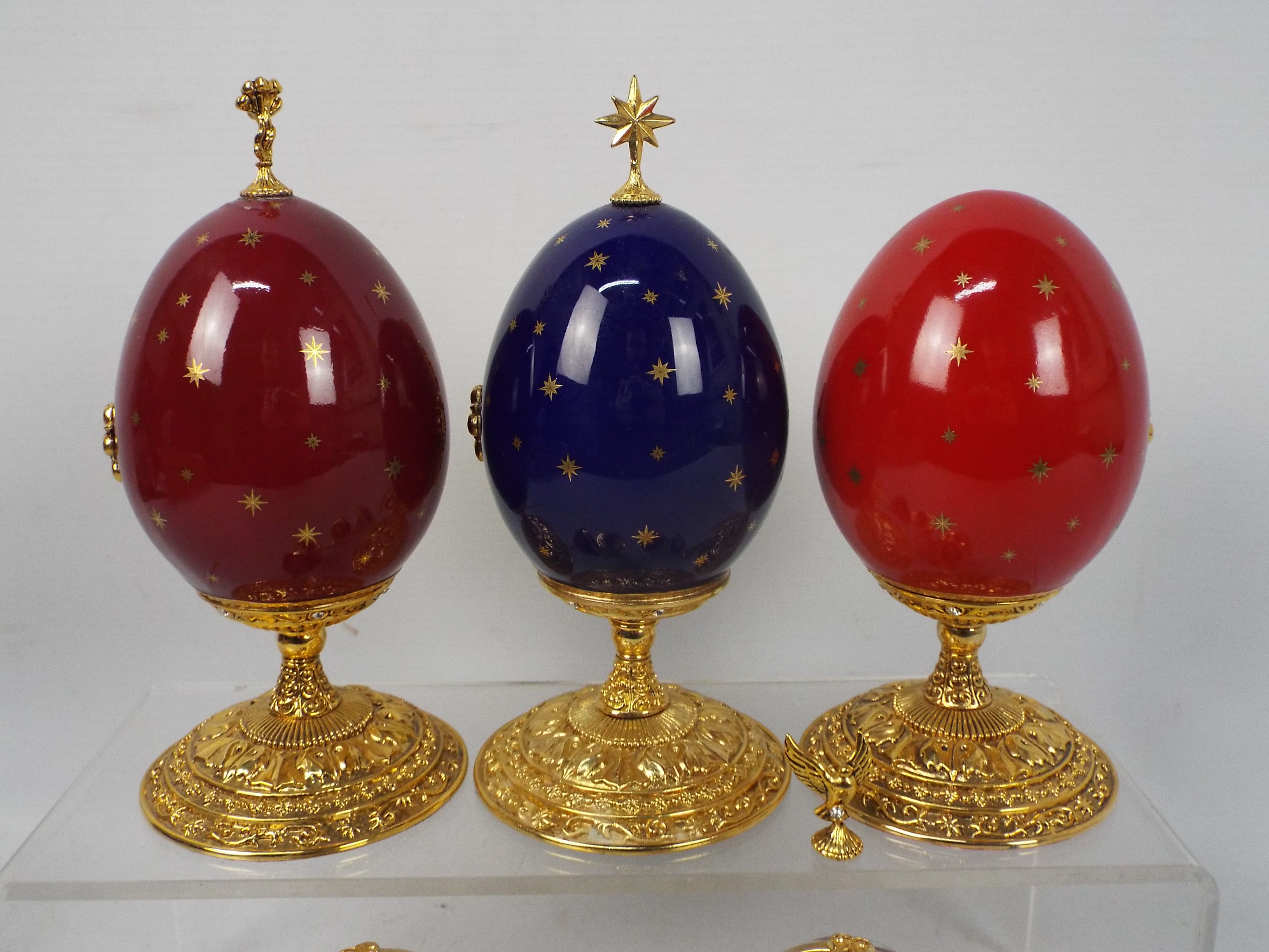 Franklin Mint - Three Franklin Mint House Of Faberge limited edition eggs comprising A King Is Born, - Image 4 of 6