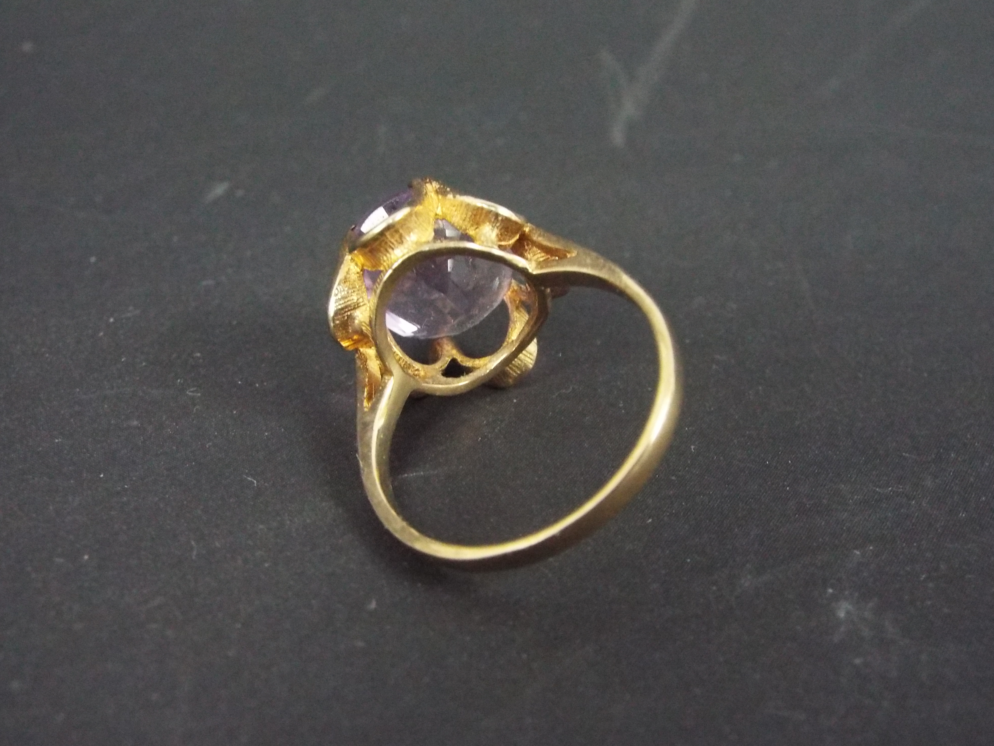 A 9ct yellow gold dress ring, size N, approximately 3. - Image 3 of 3