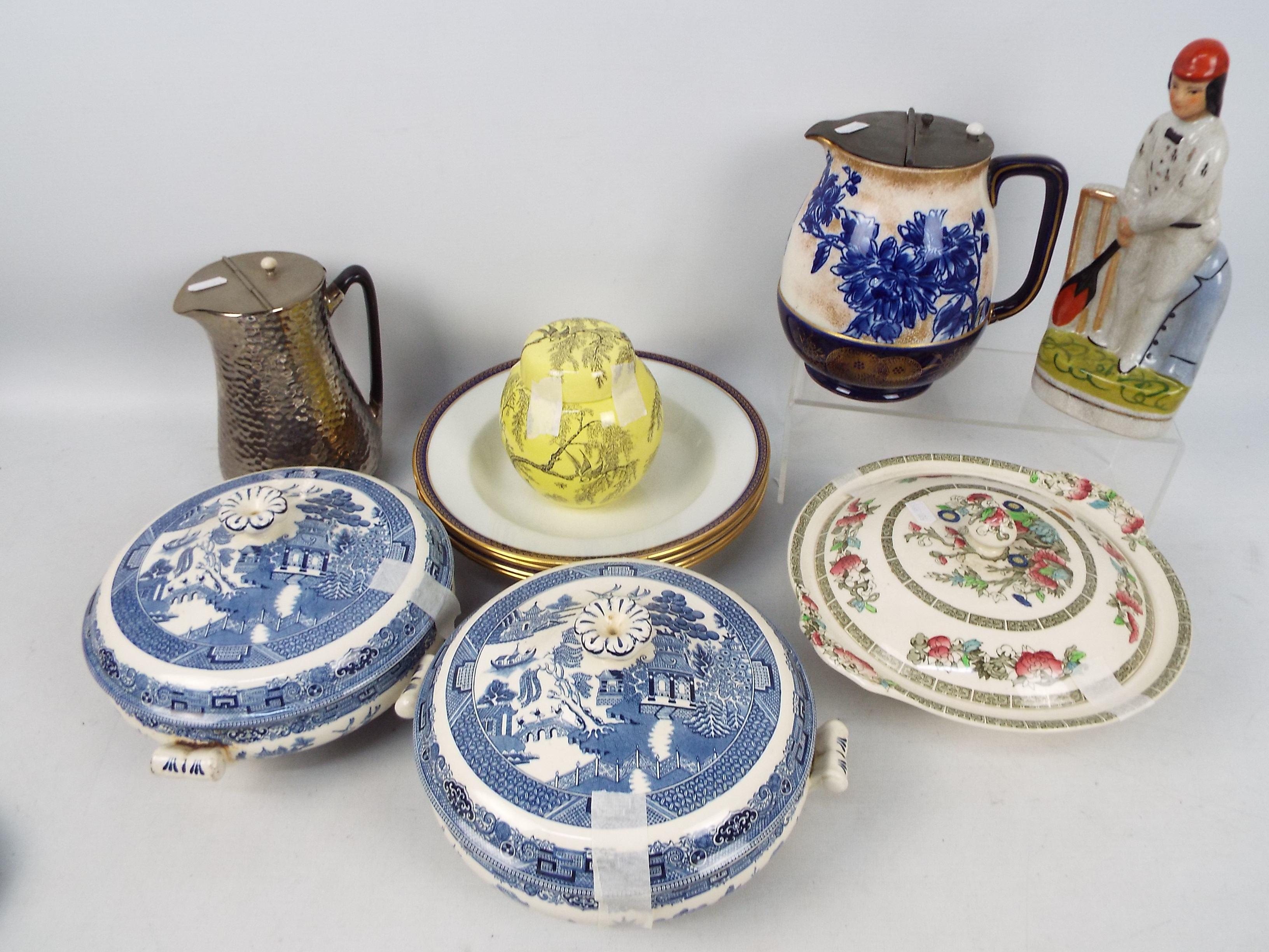 Ceramics to include Wedgwood Willow pattern tureens, Copeland Late Spode dishes,