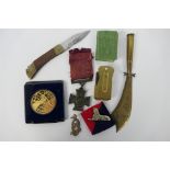 Mixed collectables to include trench art, Royal Horse Artillery cap badge, Egypt / Sphinx badge,