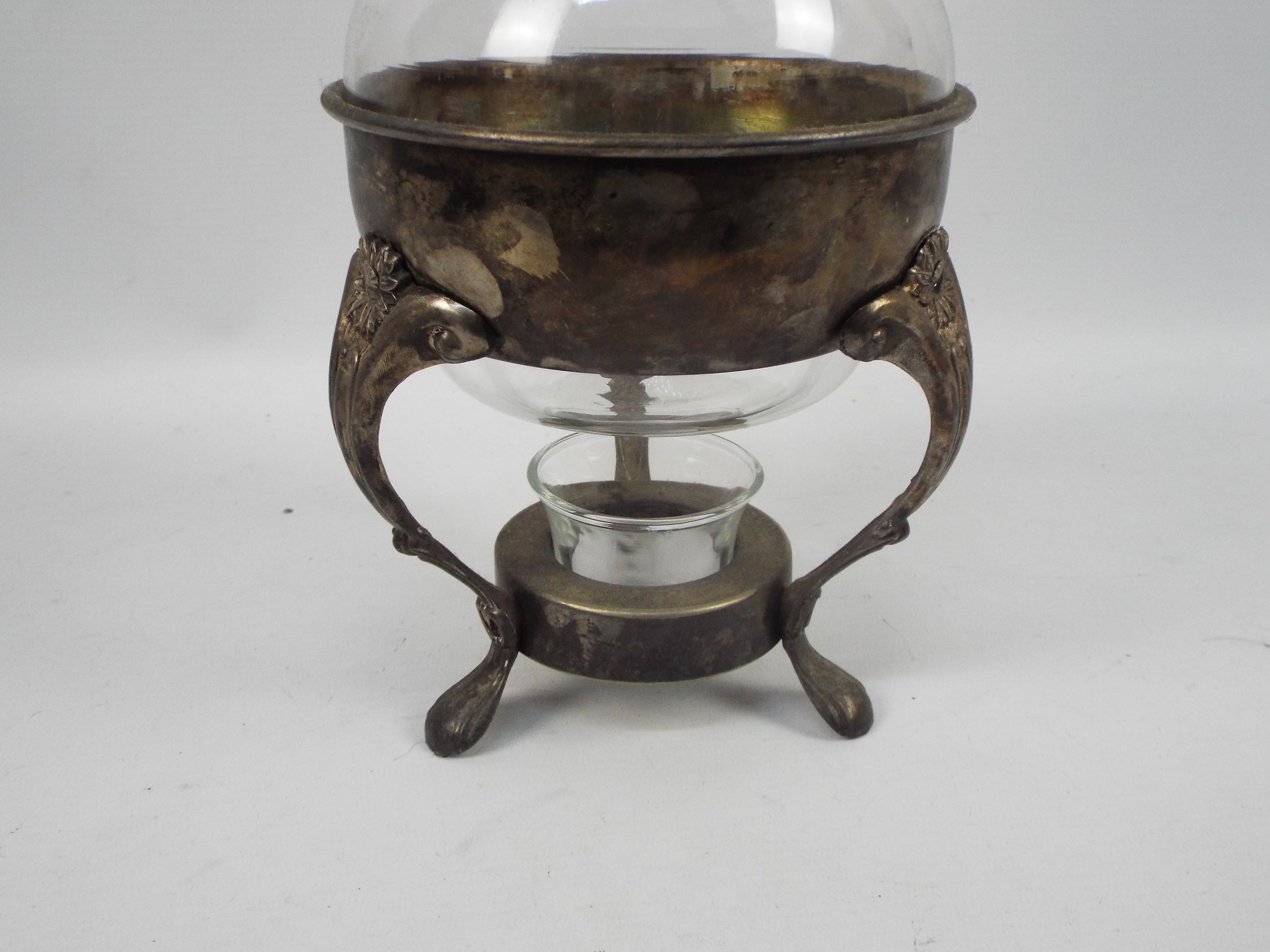 A glass and silver plate coffee pot with plated warming stand, approximately 35 cm (h). - Image 4 of 5