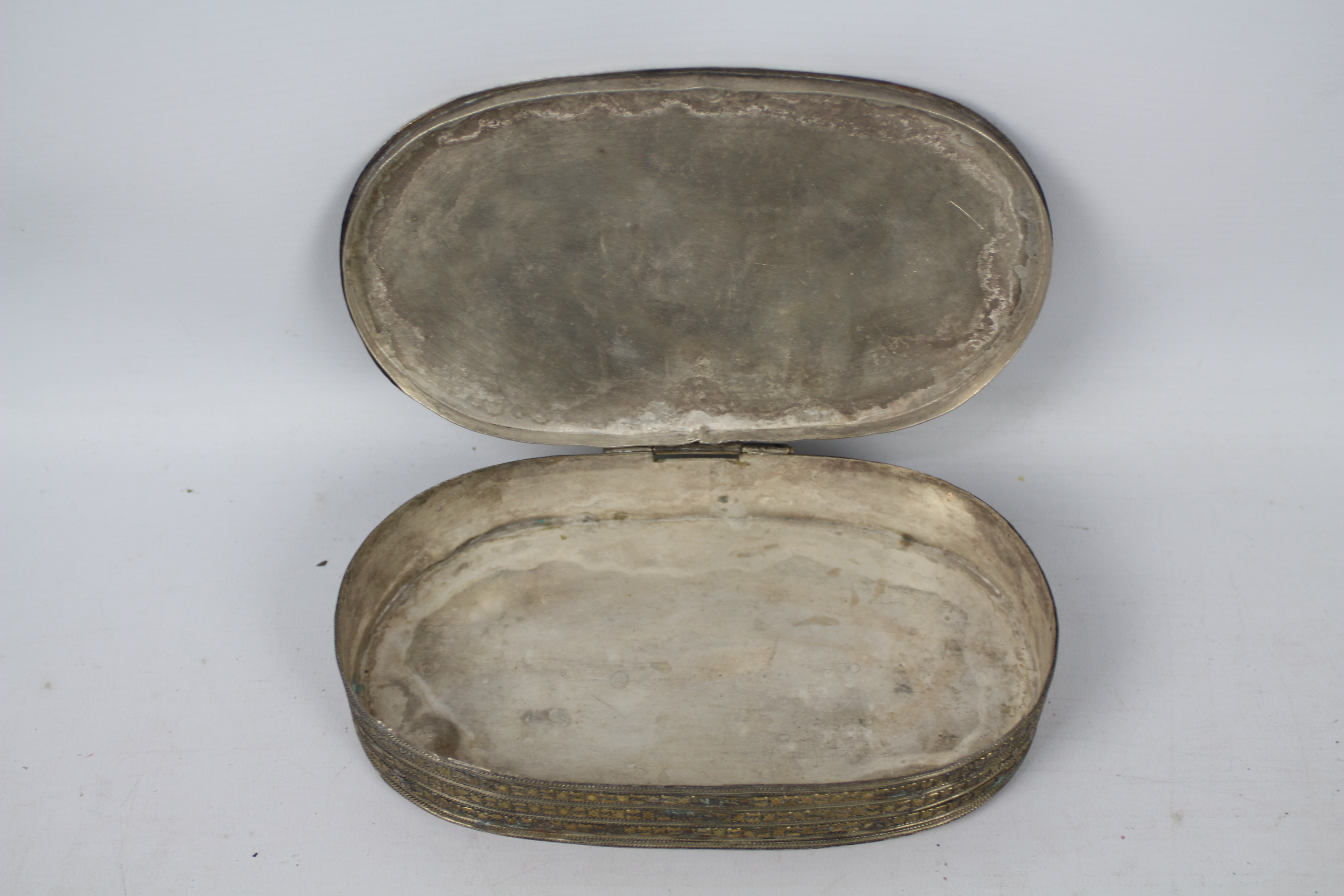 An Asian white and yellow metal trinket or jewellery box of oval section, - Image 3 of 4