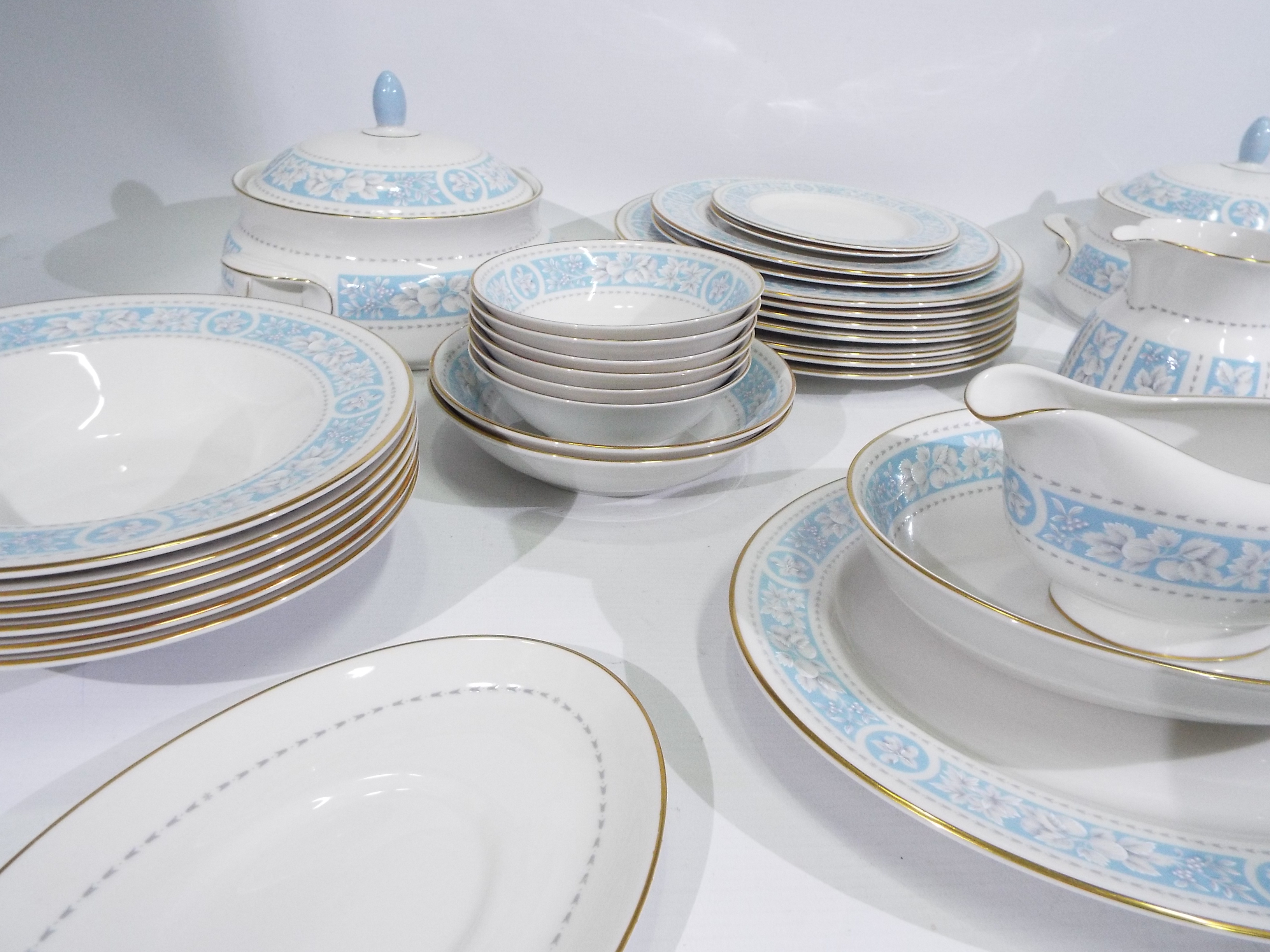 A quantity of Royal Doulton dinner and tea wares in the Hampton Court pattern, - Image 7 of 9