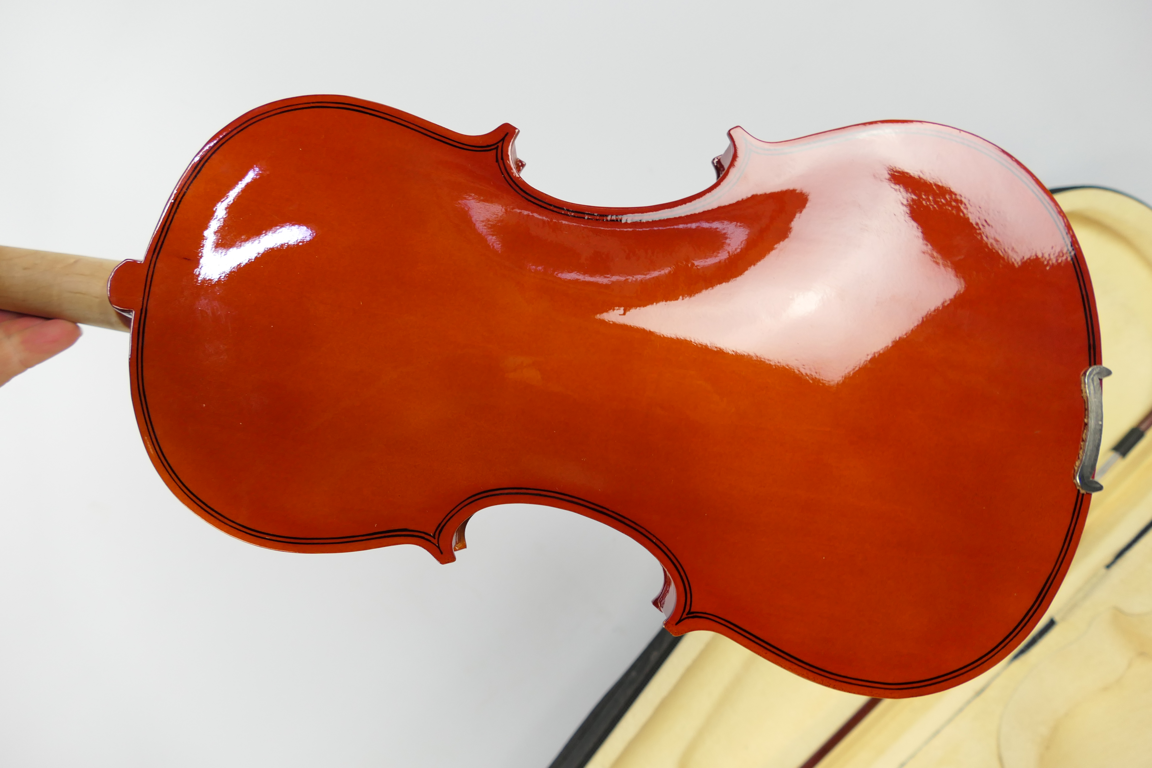 A cased violin and bow. - Image 6 of 8