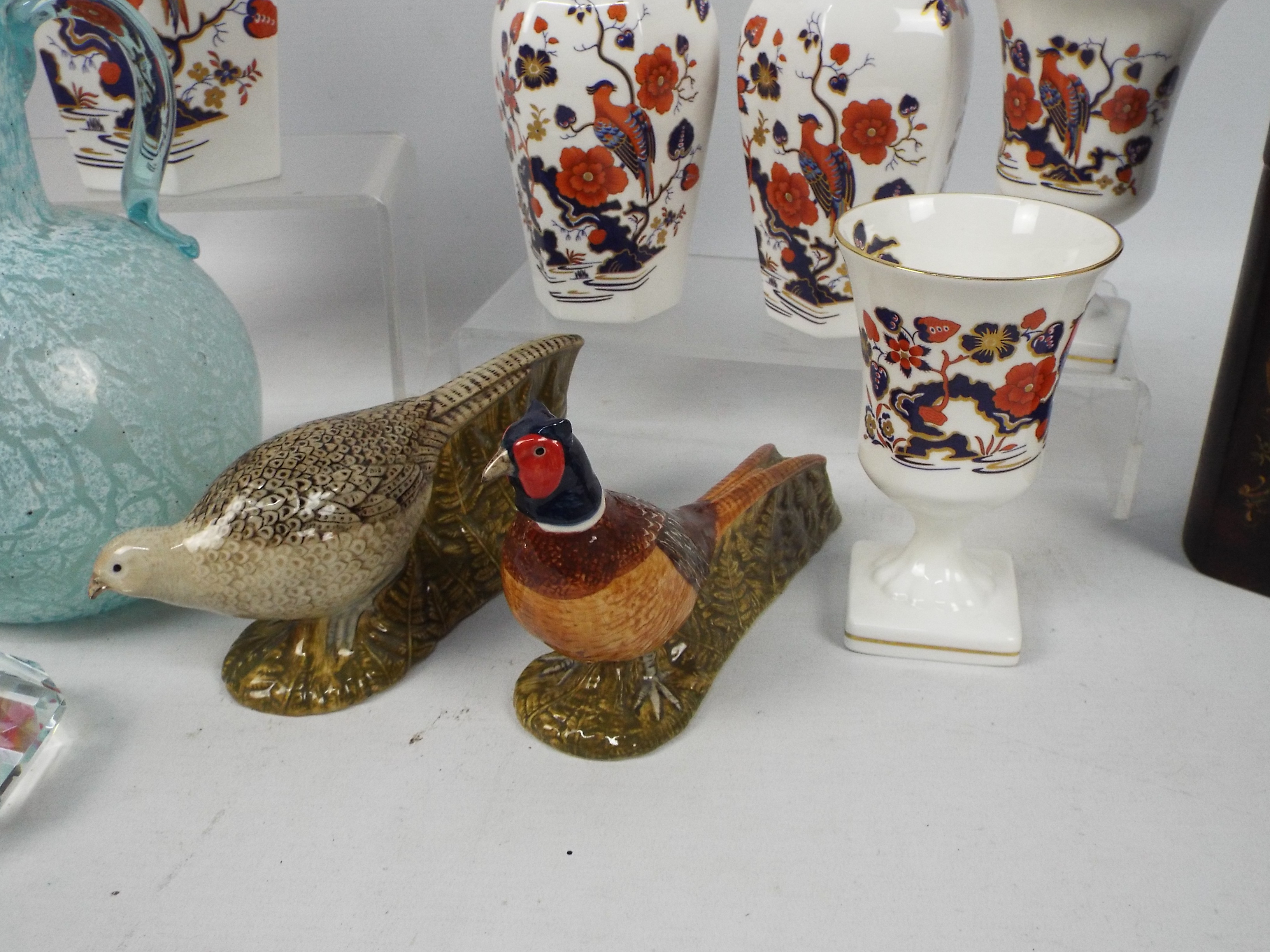 A mixed lot to include Aynsley Bird Of Paradise pattern ceramics, largest approximately 24 cm (h), - Image 3 of 6