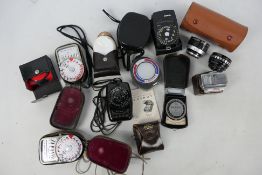 Photography - A collection of vintage light meters to include two Weston Master V,