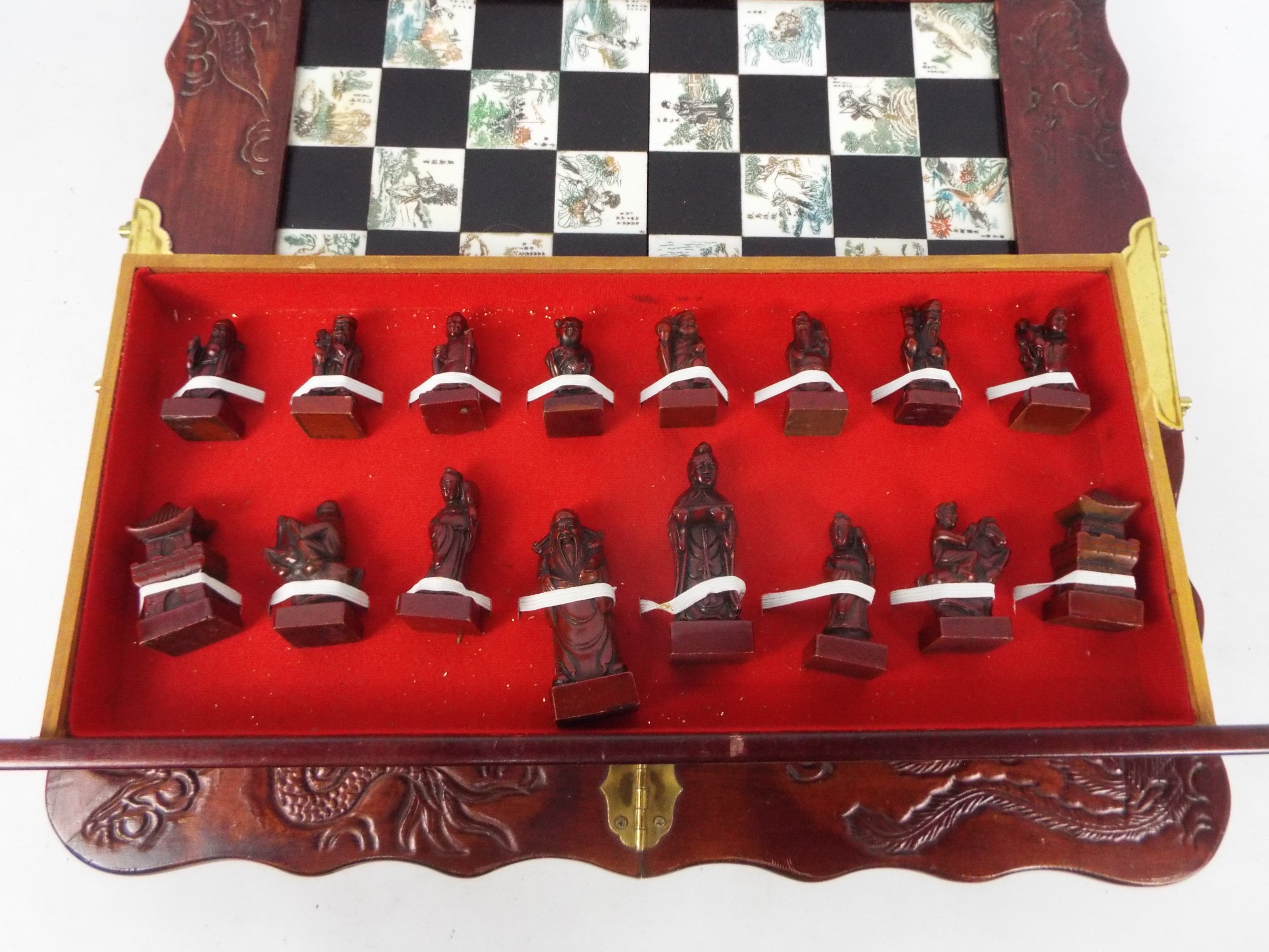 A Chinese style chess board and pieces with 9.5 cm (h) king. - Image 3 of 4