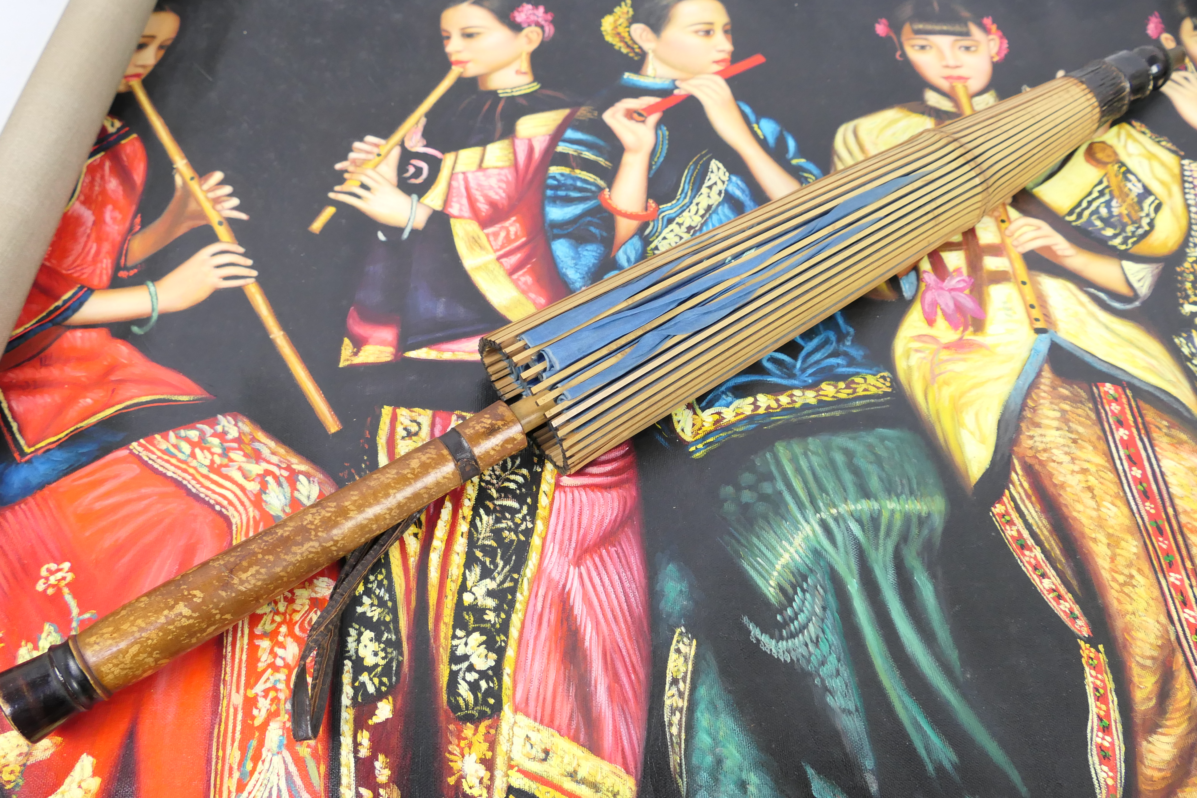 An Oriental silk parasol and an Oriental painting depicting musicians. - Image 5 of 7