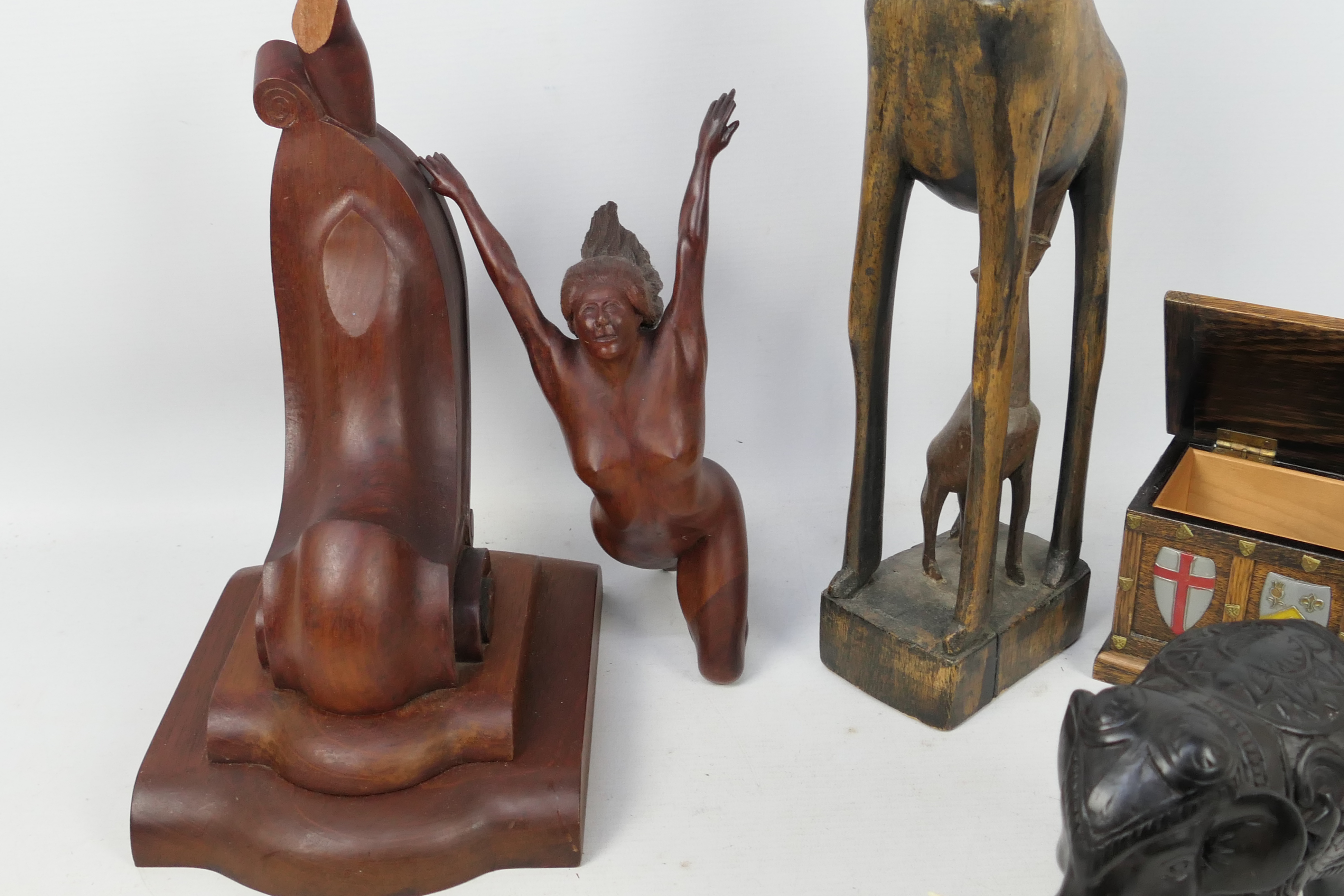 Carved wood elephants, giraffe group, coffer form cigarette box and similar. - Image 3 of 5