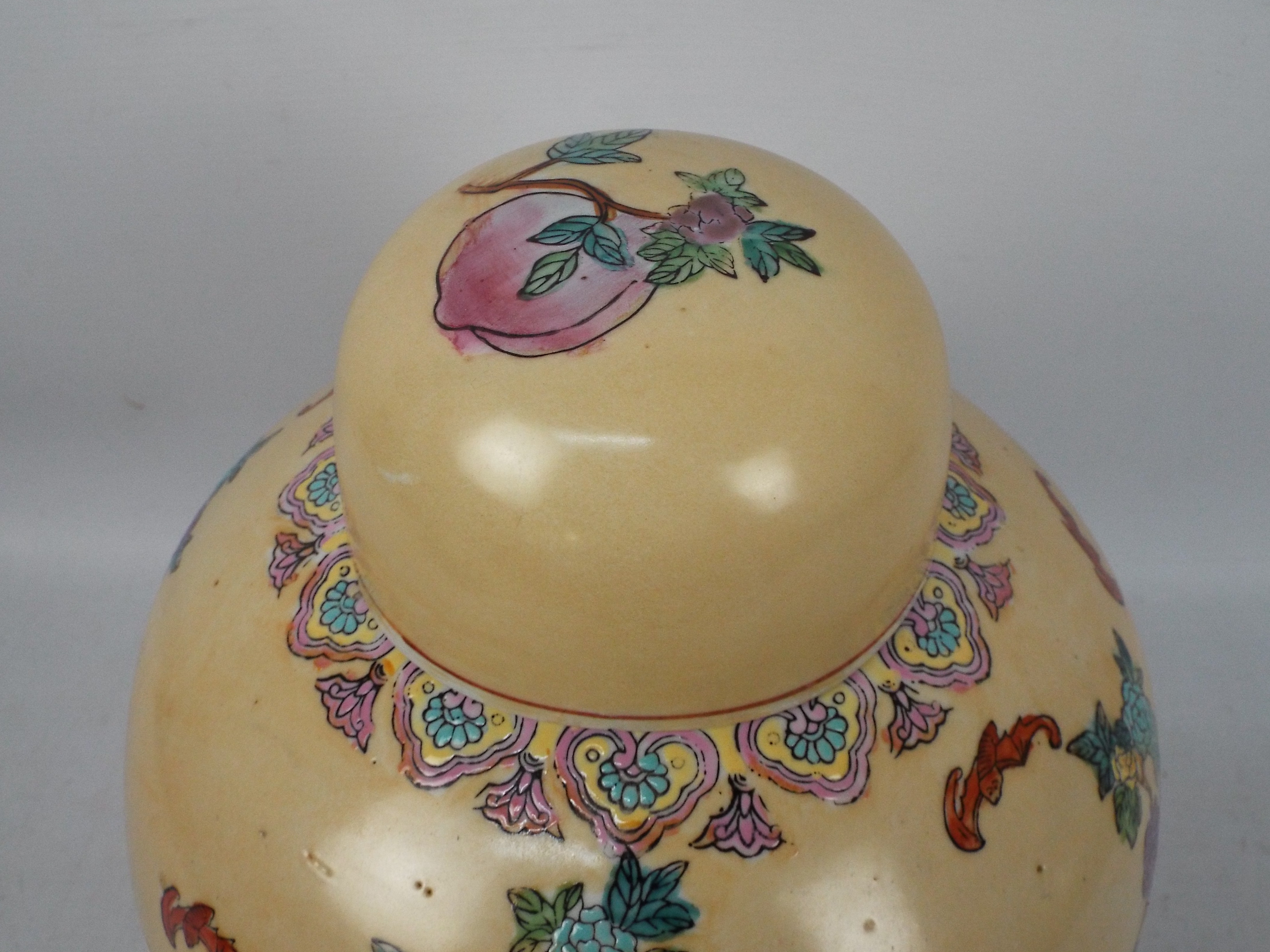 A large Chinese ginger jar decorated with bats and peaches above a lappet border with ruyi head - Image 3 of 6