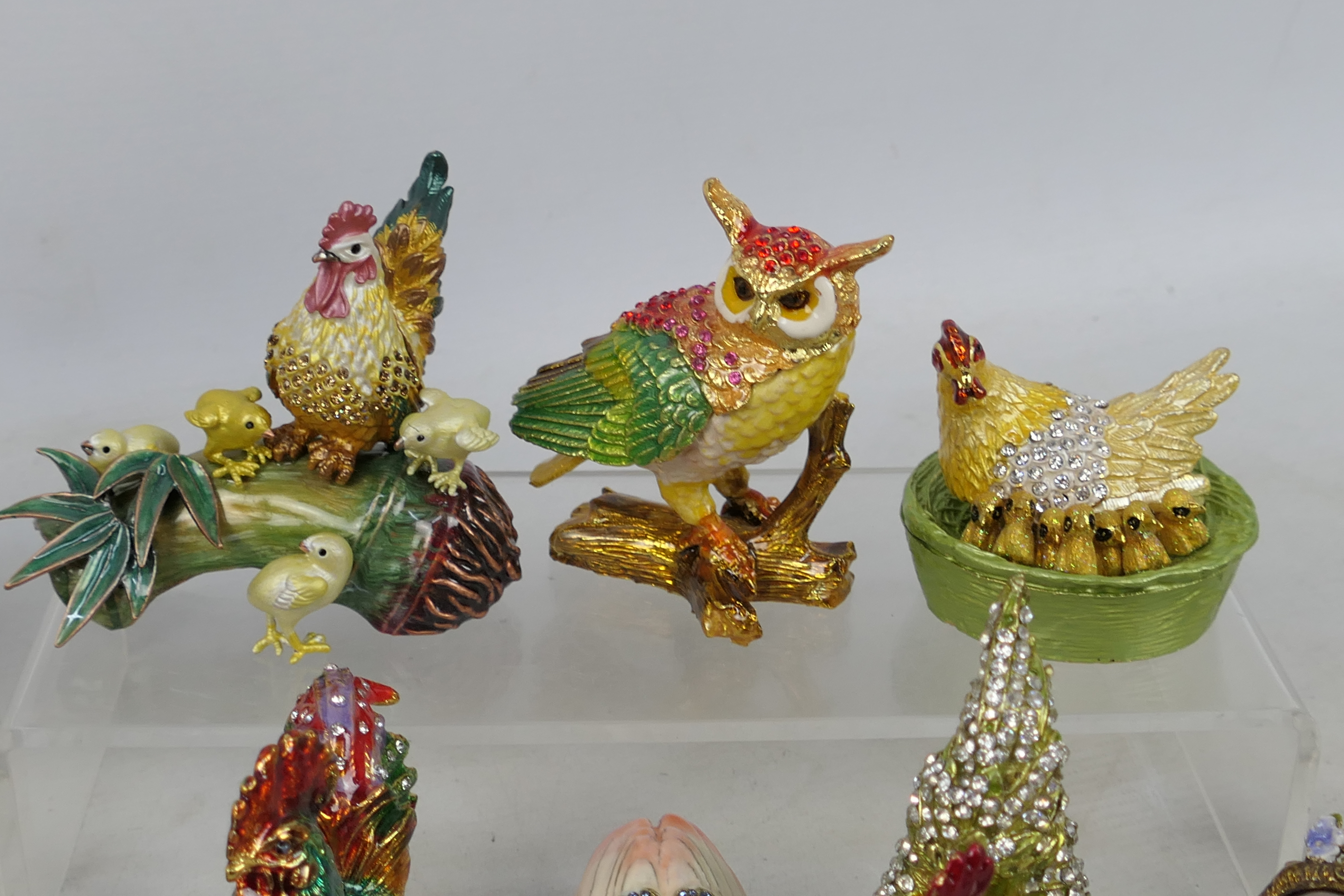 A quantity of stone set / enamelled bird form trinket boxes and similar. - Image 4 of 6