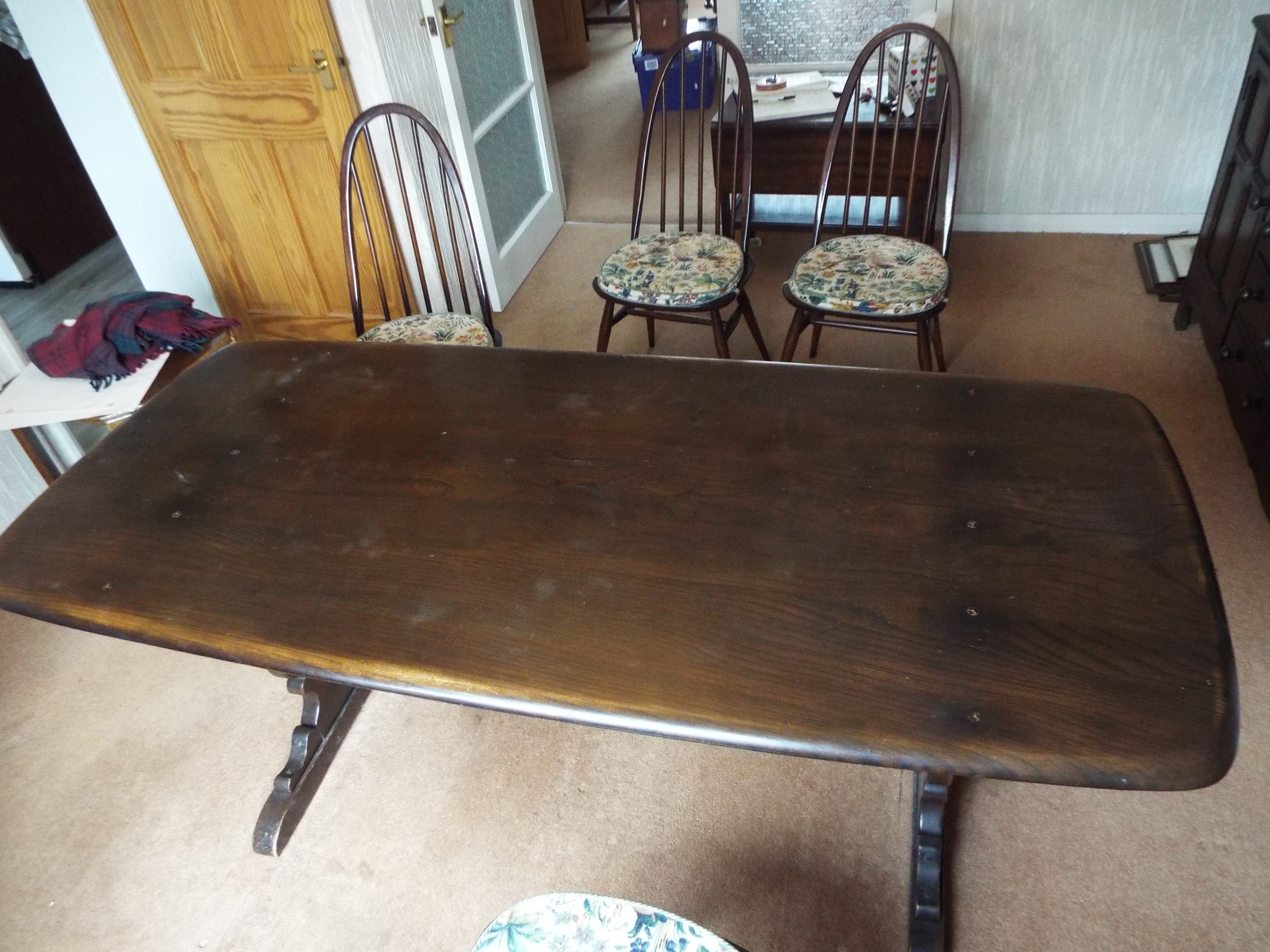 An Ercol refectory style dining table measuring approximately 72 cm x 182 cm x 81 cm with six - Image 2 of 11