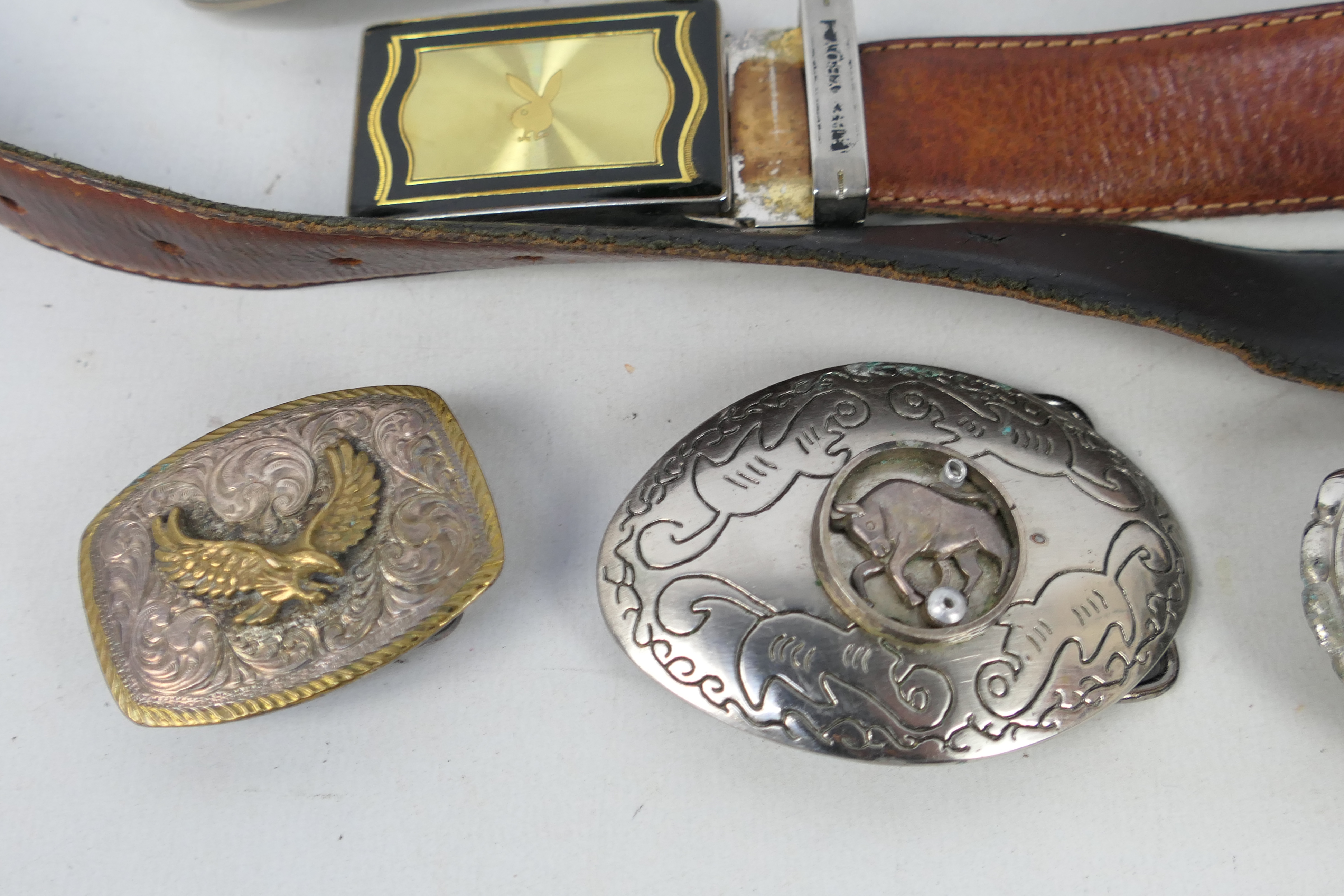 A collection of vintage belts and belt b - Image 3 of 4