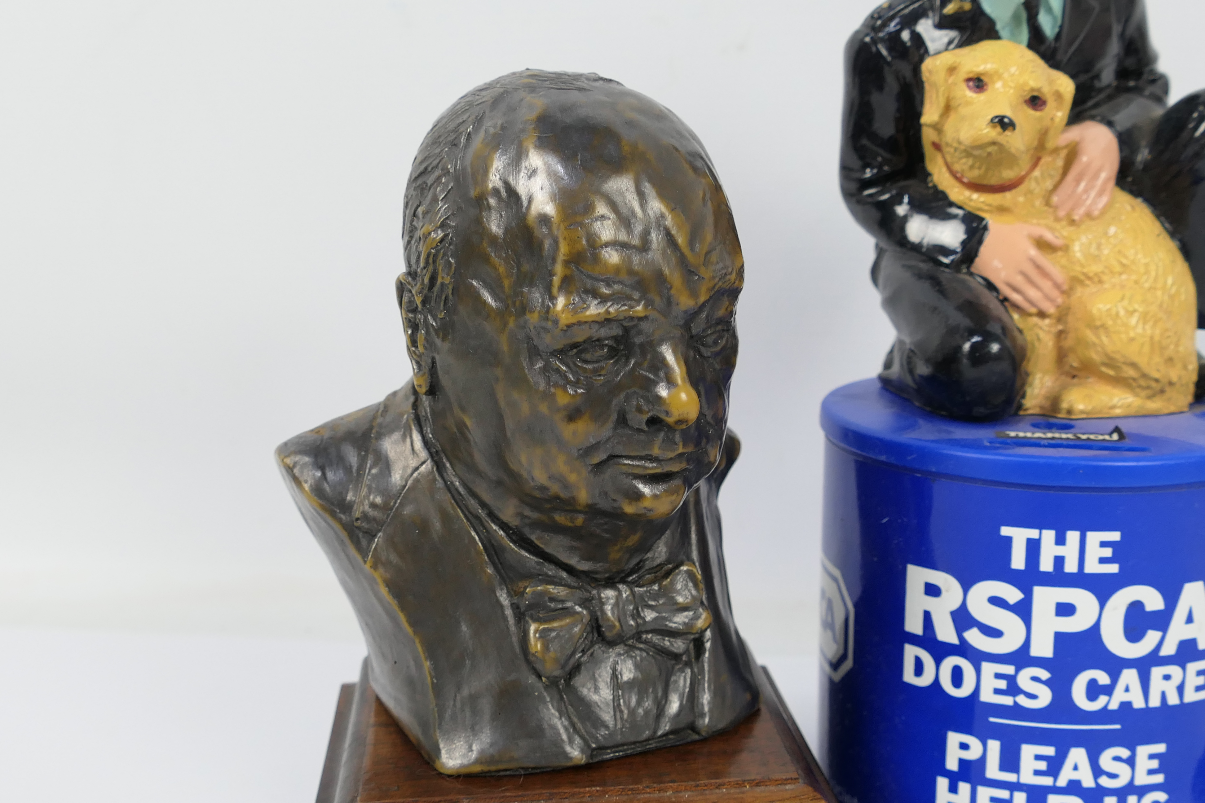 A bronzed bust of Winston Churchill with wooden plinth, approximately 20 cm (h), - Image 2 of 3