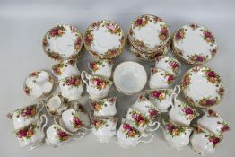 A quantity of Royal Albert Old Country R