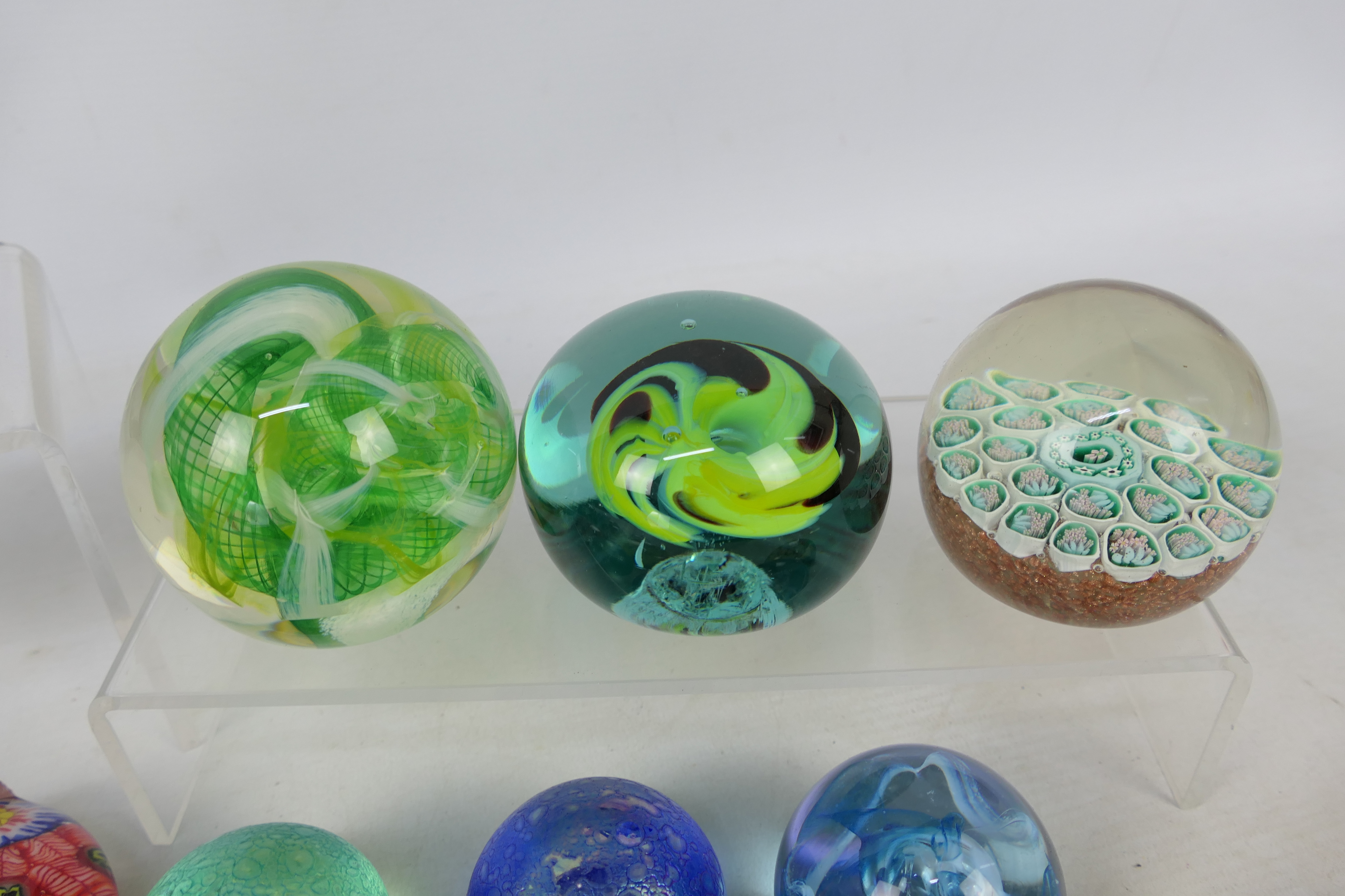 A collection of various paperweights to - Image 4 of 5