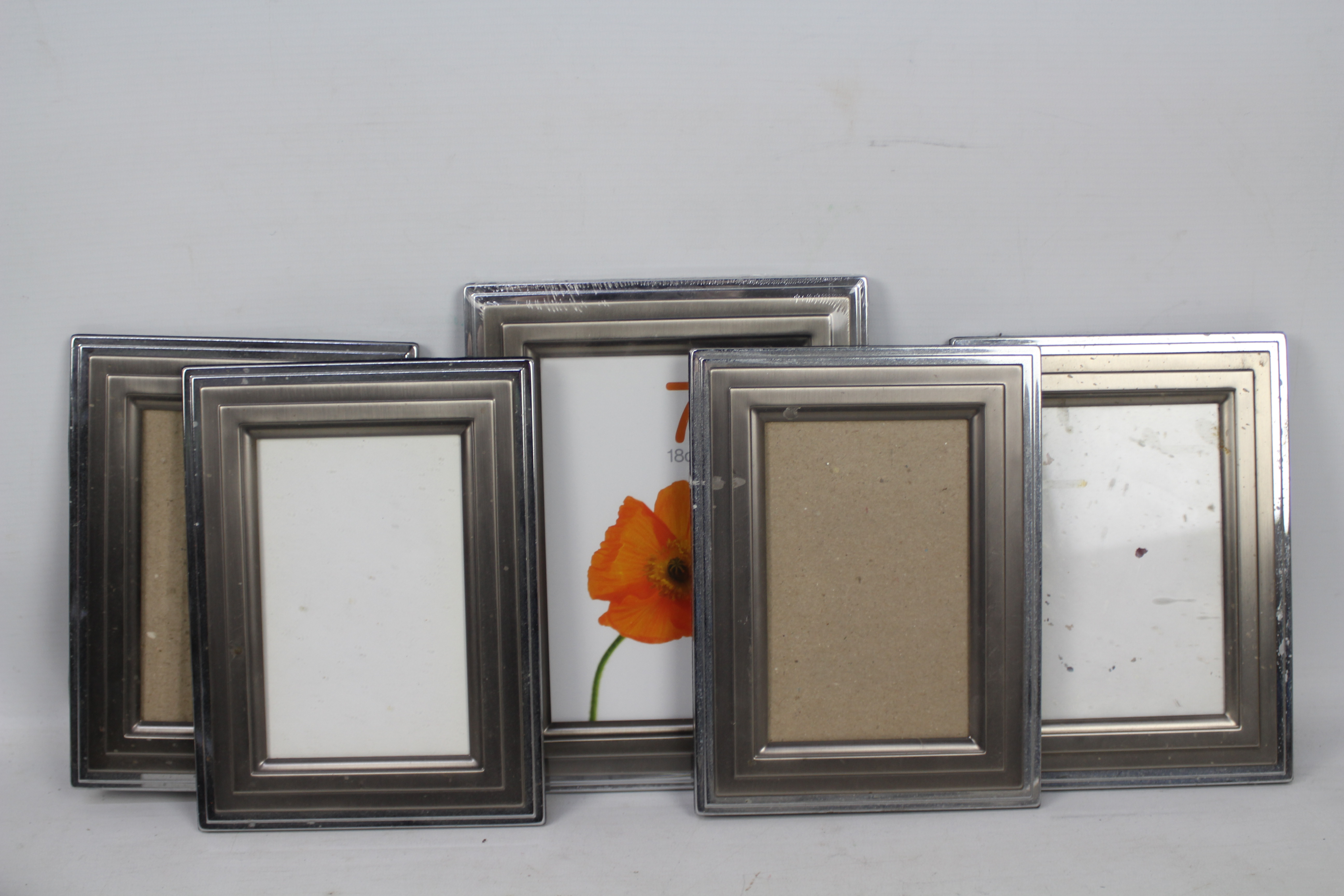 A collection of photograph frames, various sizes. - Image 3 of 4