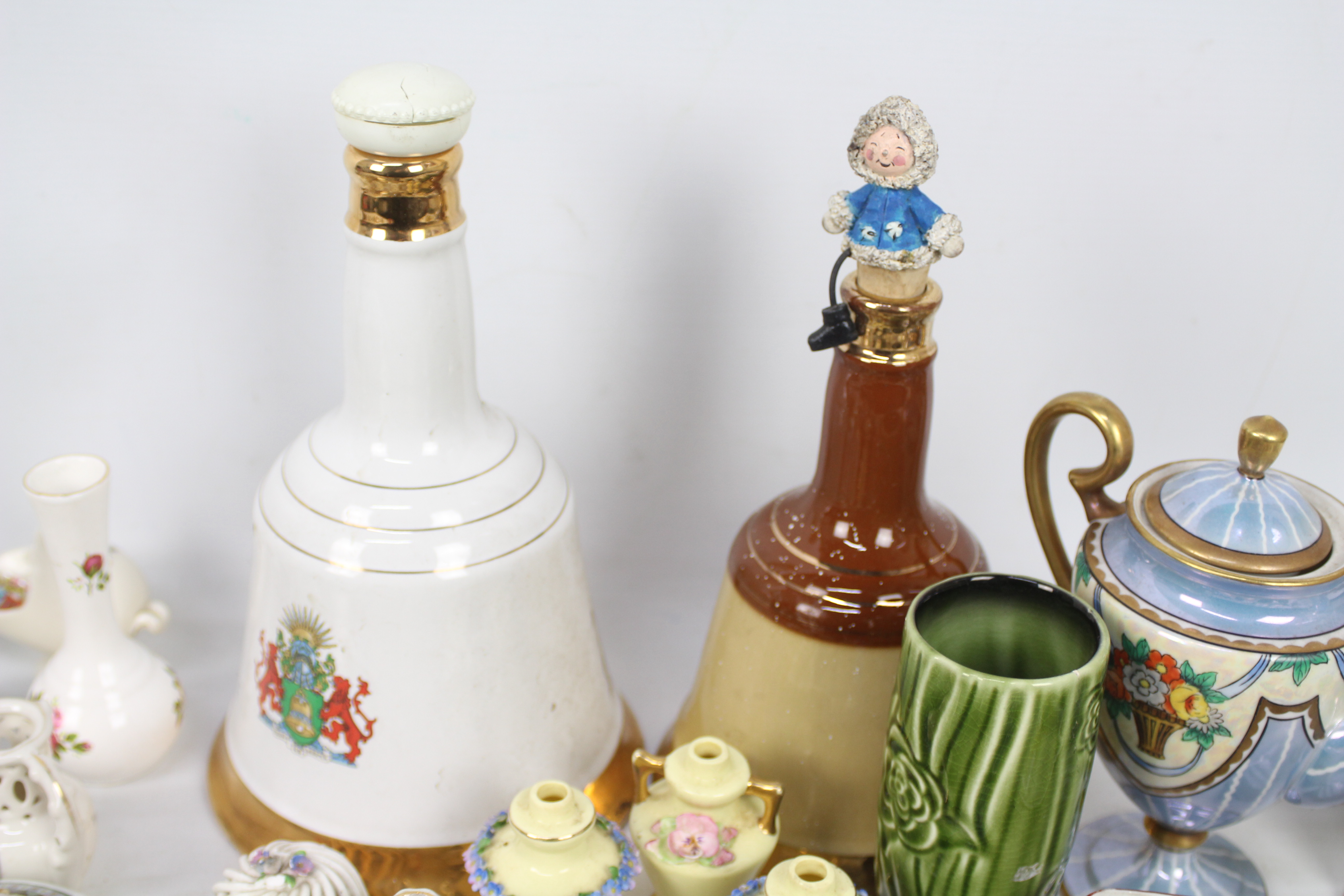 A quantity of mixed ceramics to include crested ware, Noritake, Lilliput Lane and other. - Image 8 of 8