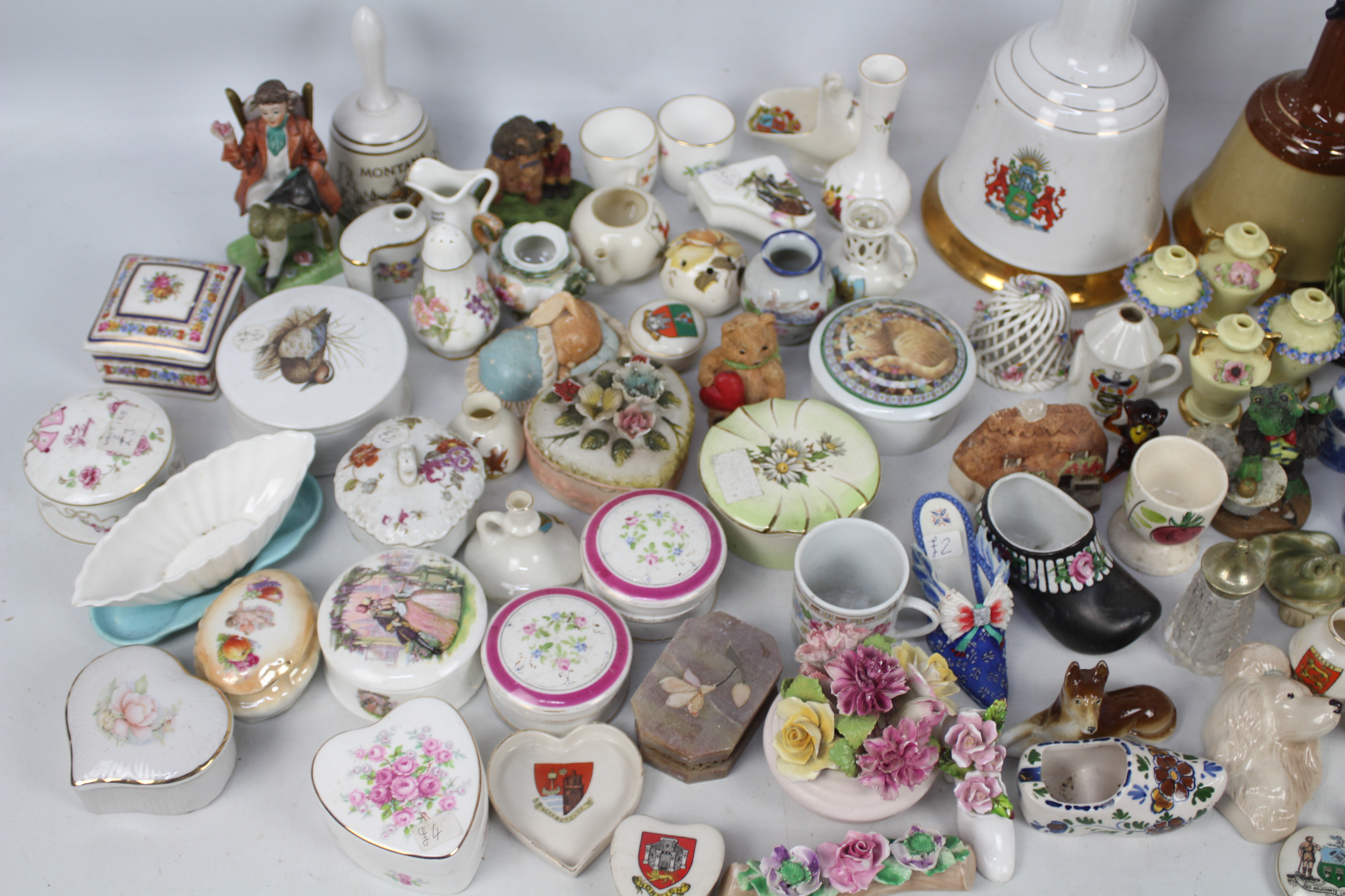 A quantity of mixed ceramics to include crested ware, Noritake, Lilliput Lane and other. - Image 2 of 8