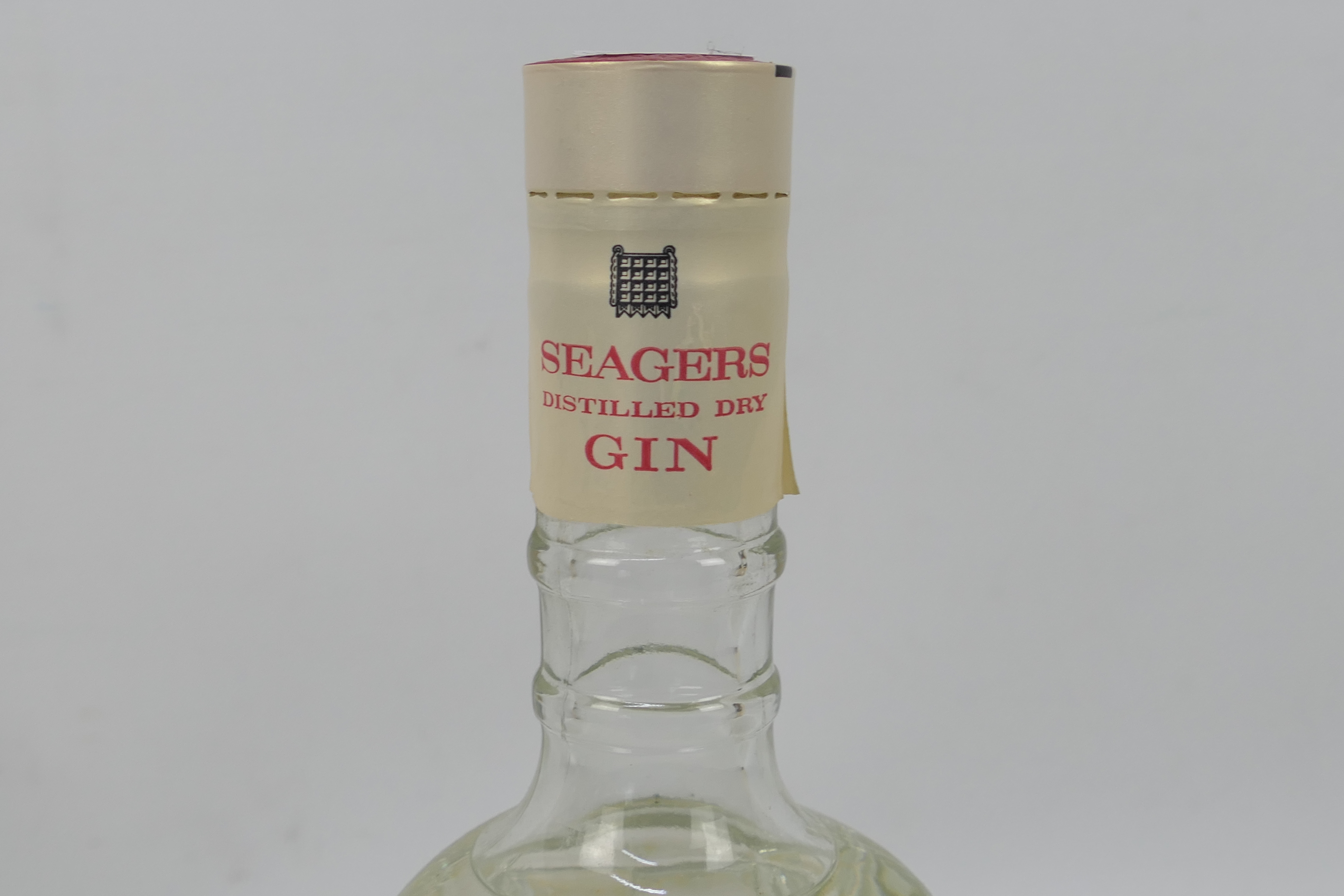 Gin - A bottle of Seagers Distilled Dry Gin, distilled and bottled by Seager Evans & Co Ltd, - Image 2 of 5