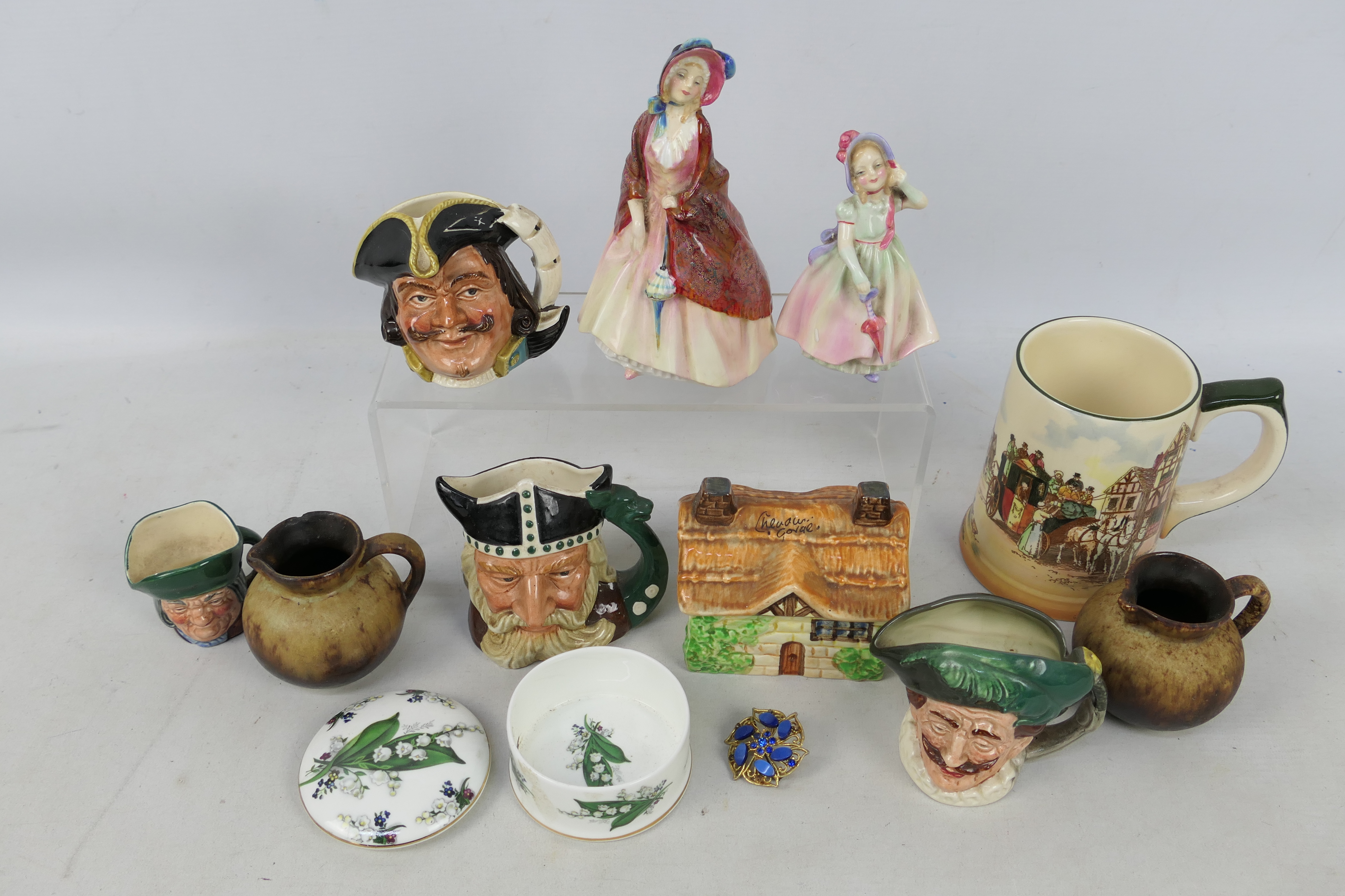 Mixed ceramics to include Royal Doulton.