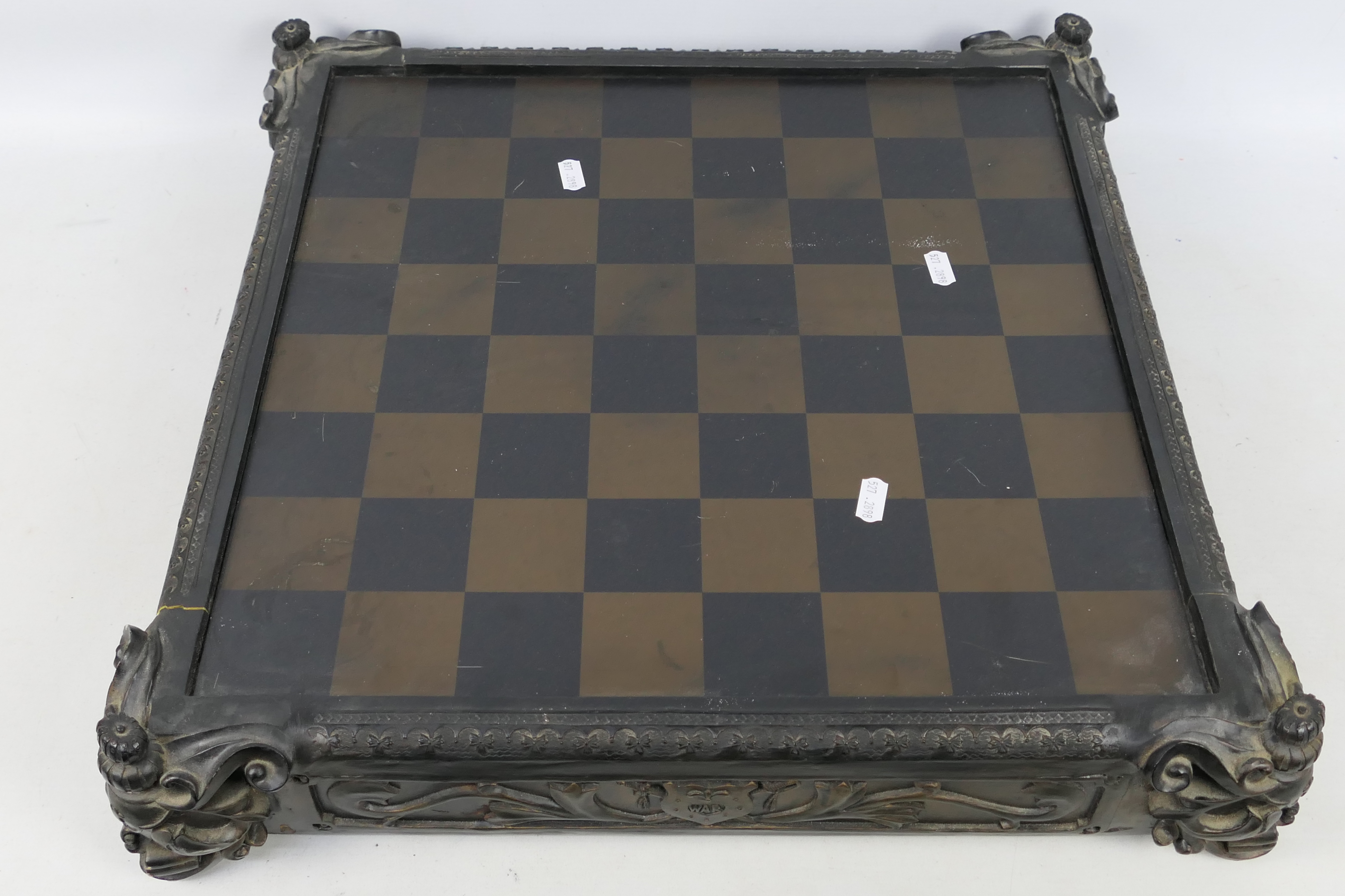A fantasy themed chess set with 9 cm (h) king. - Image 4 of 5