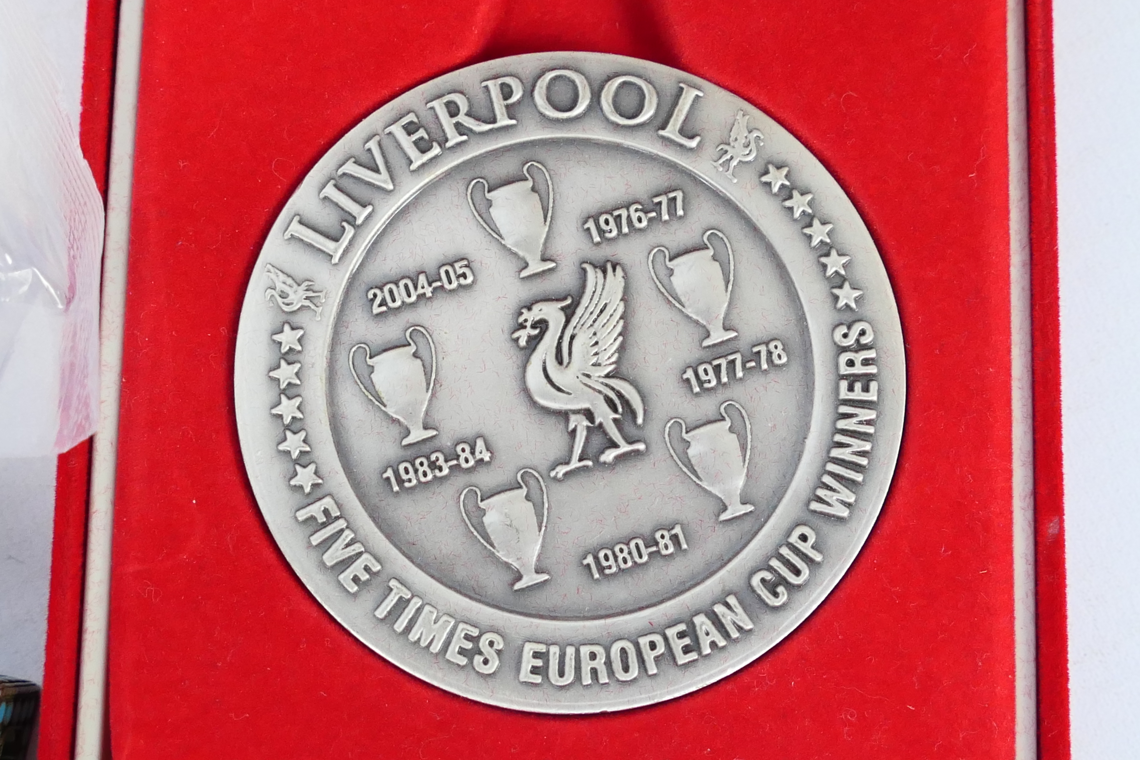 Mixed collectables to include Liverpool Football Club commemorative medals / medallions, - Image 3 of 8