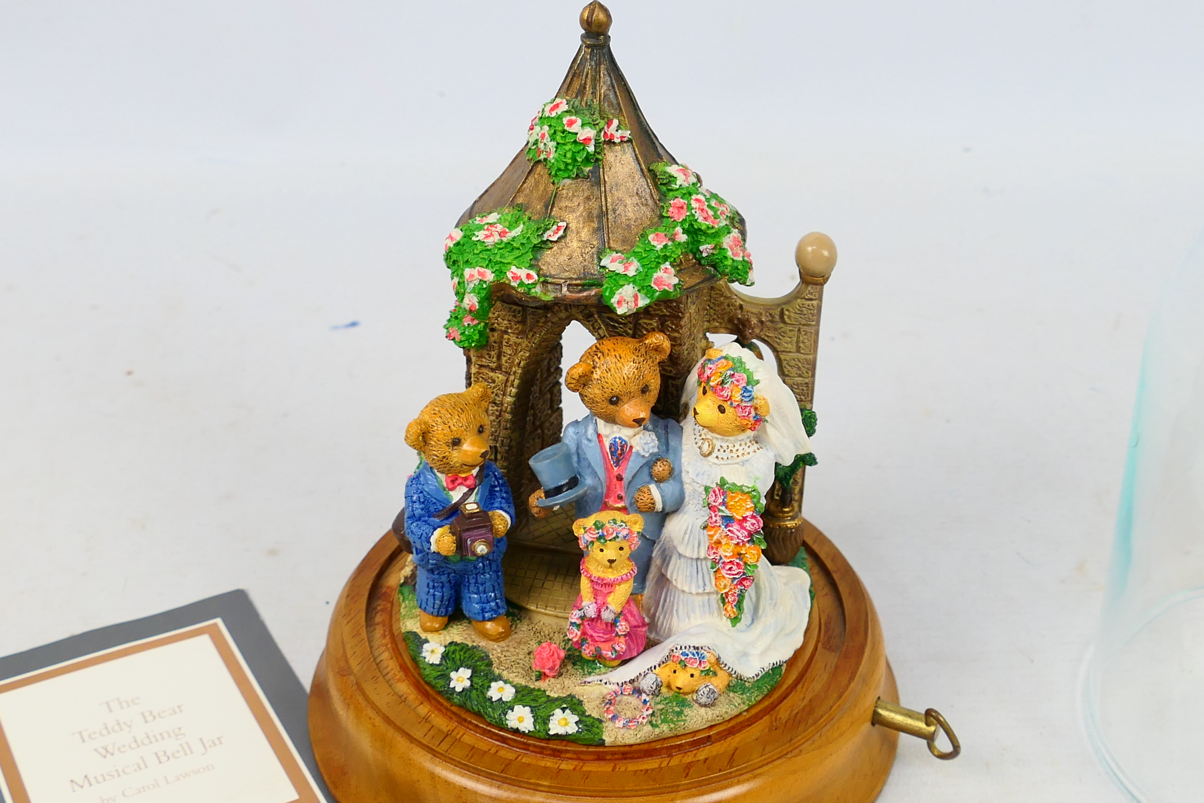 Franklin Mint - A limited edition 'The Teddy Bear Wedding Musical Bell Jar' by Carol Lawson - Jar - Image 2 of 4