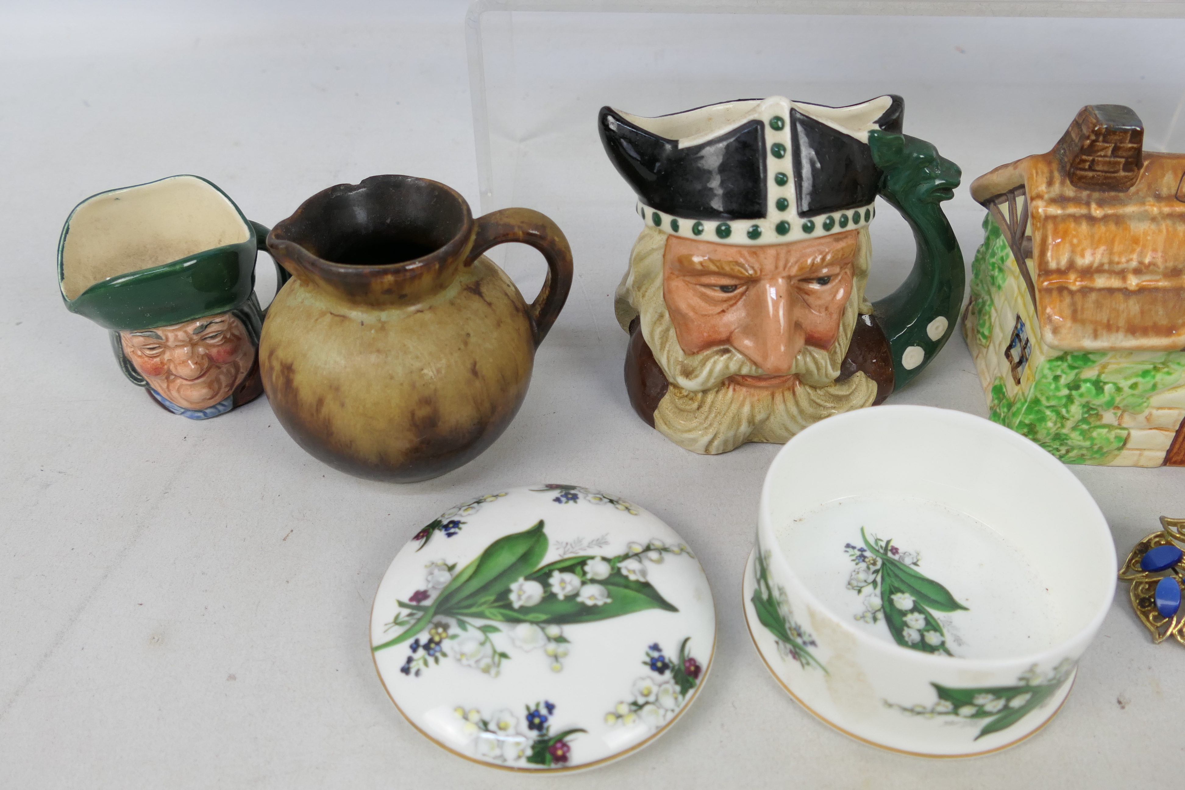 Mixed ceramics to include Royal Doulton. - Image 3 of 5