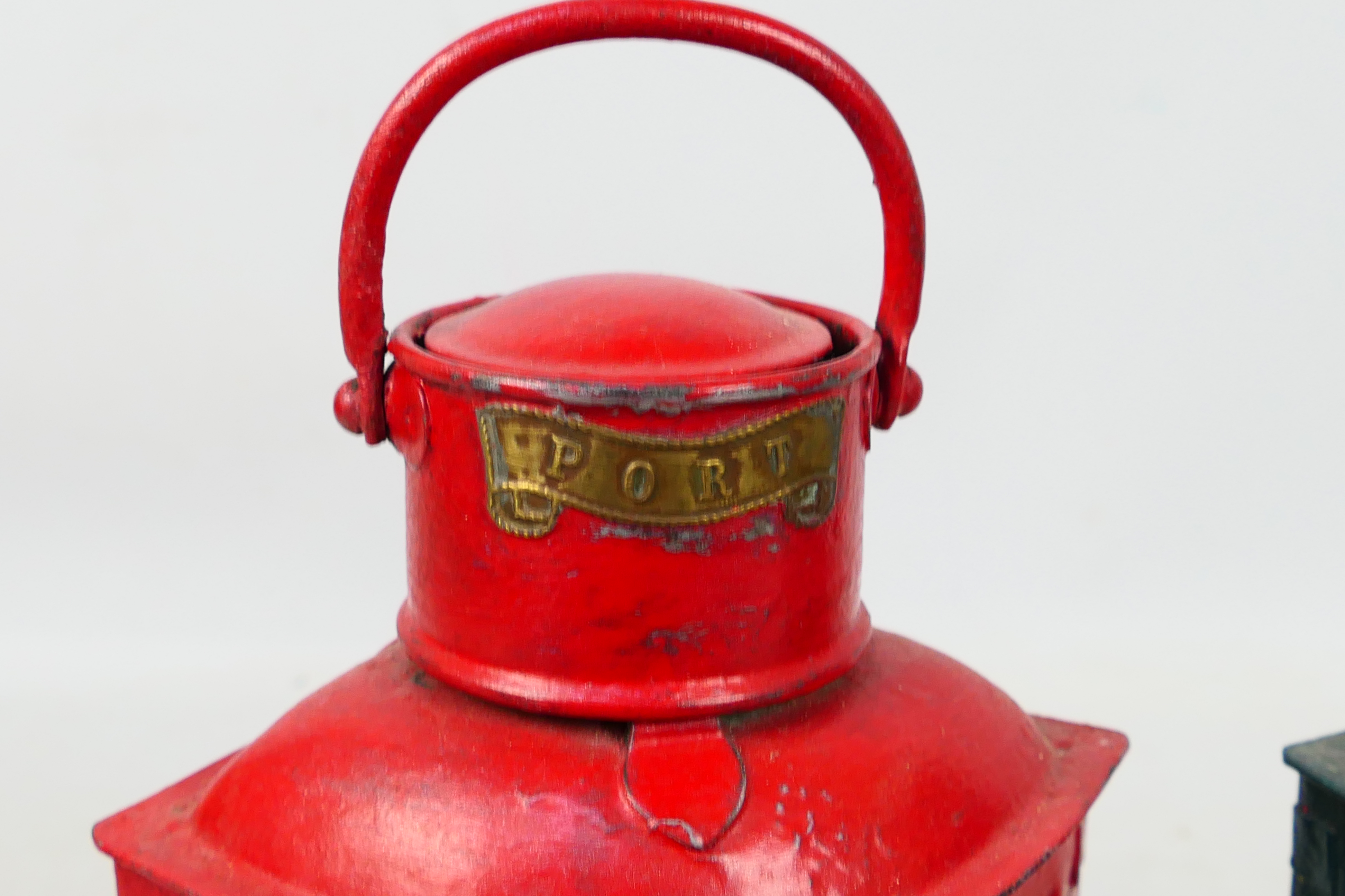 Two ships lights / lanterns, Port and Starboard, approximately 22 cm (h) not including handles. - Image 2 of 4