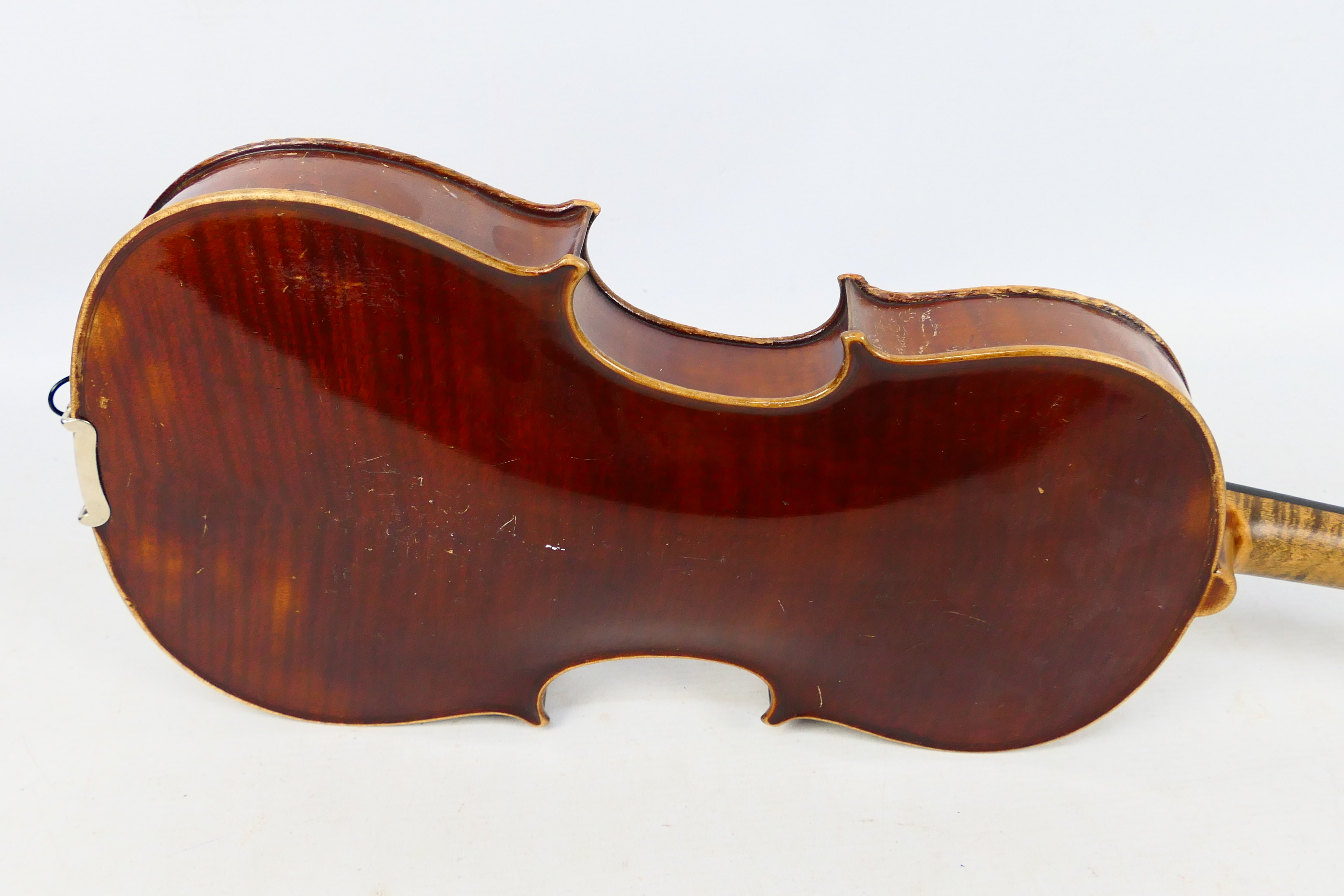 Violin, no label to the interior, 60 cm (l). - Image 11 of 11