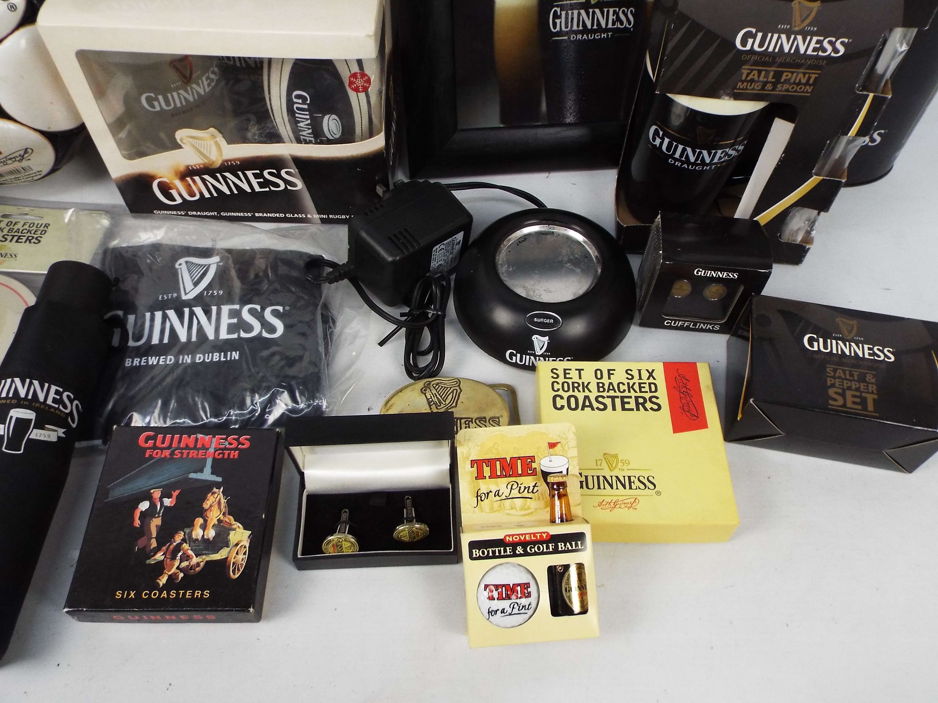 Guinness - A mixed lot of Guinness branded collectables to include gift sets, football, inflatable, - Image 4 of 4