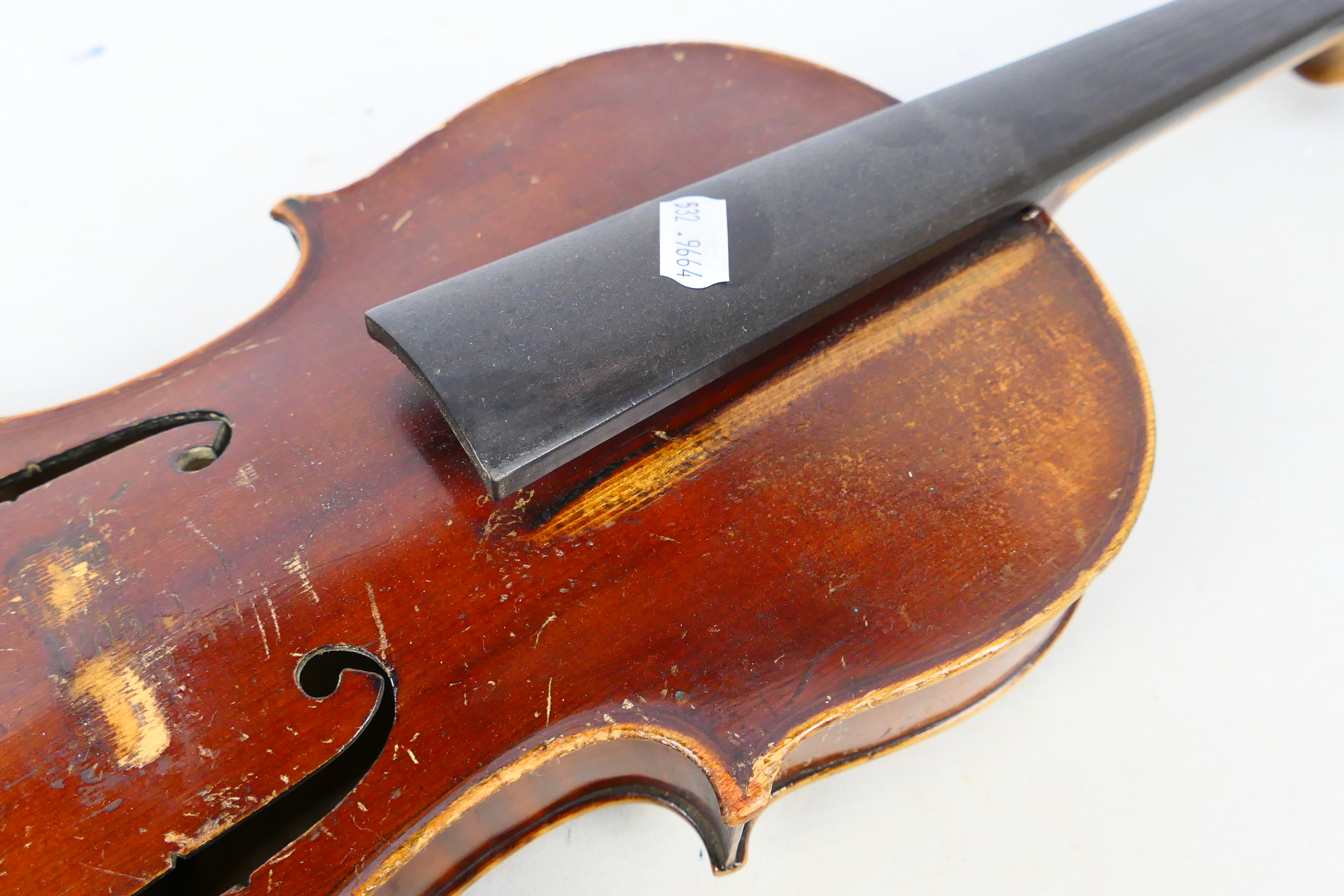 Violin, no label to the interior, 60 cm (l). - Image 3 of 11