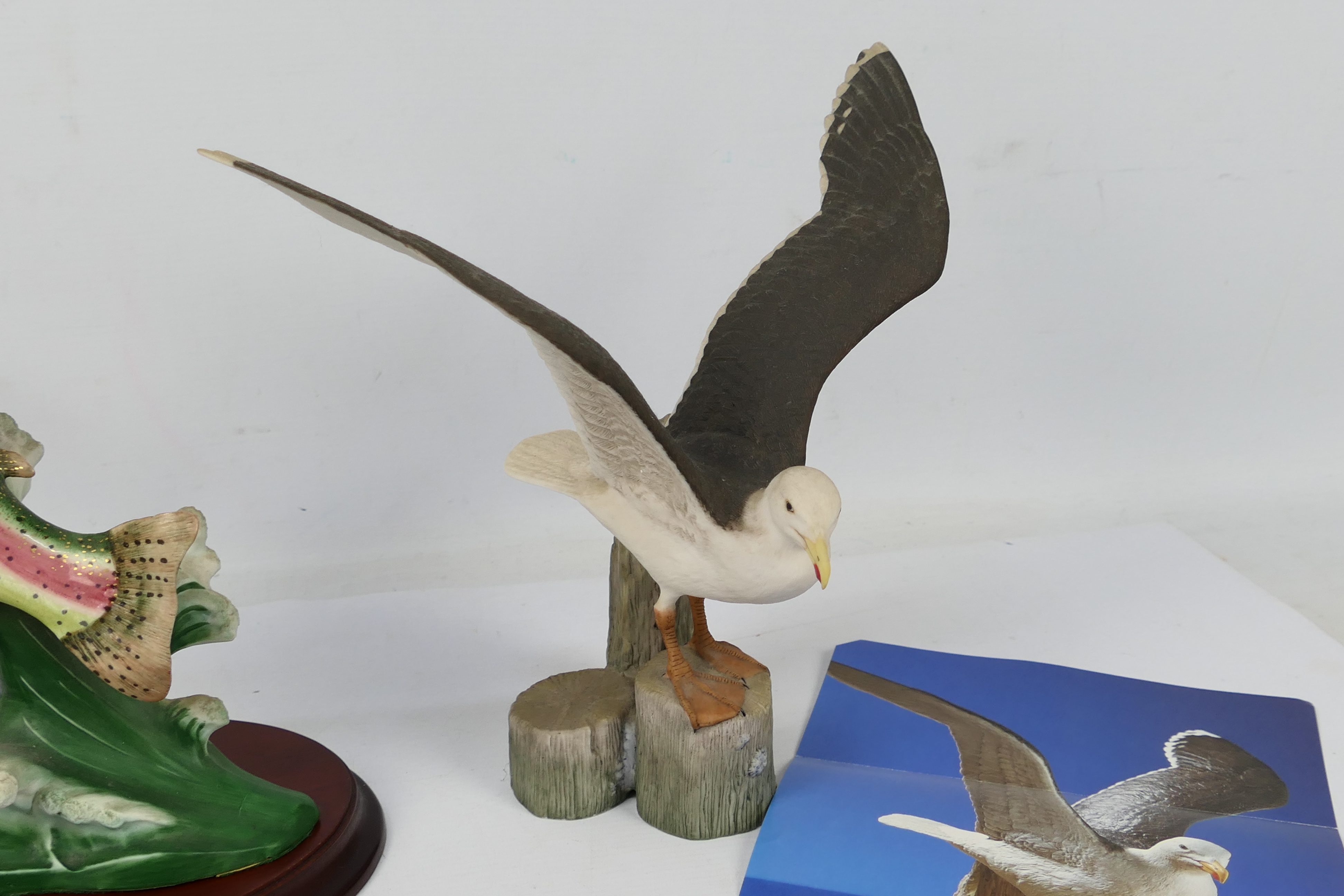 Two Franklin Mint porcelain studies the first The Great Black-Backed Gull modelled by Scott Woolver, - Image 2 of 5