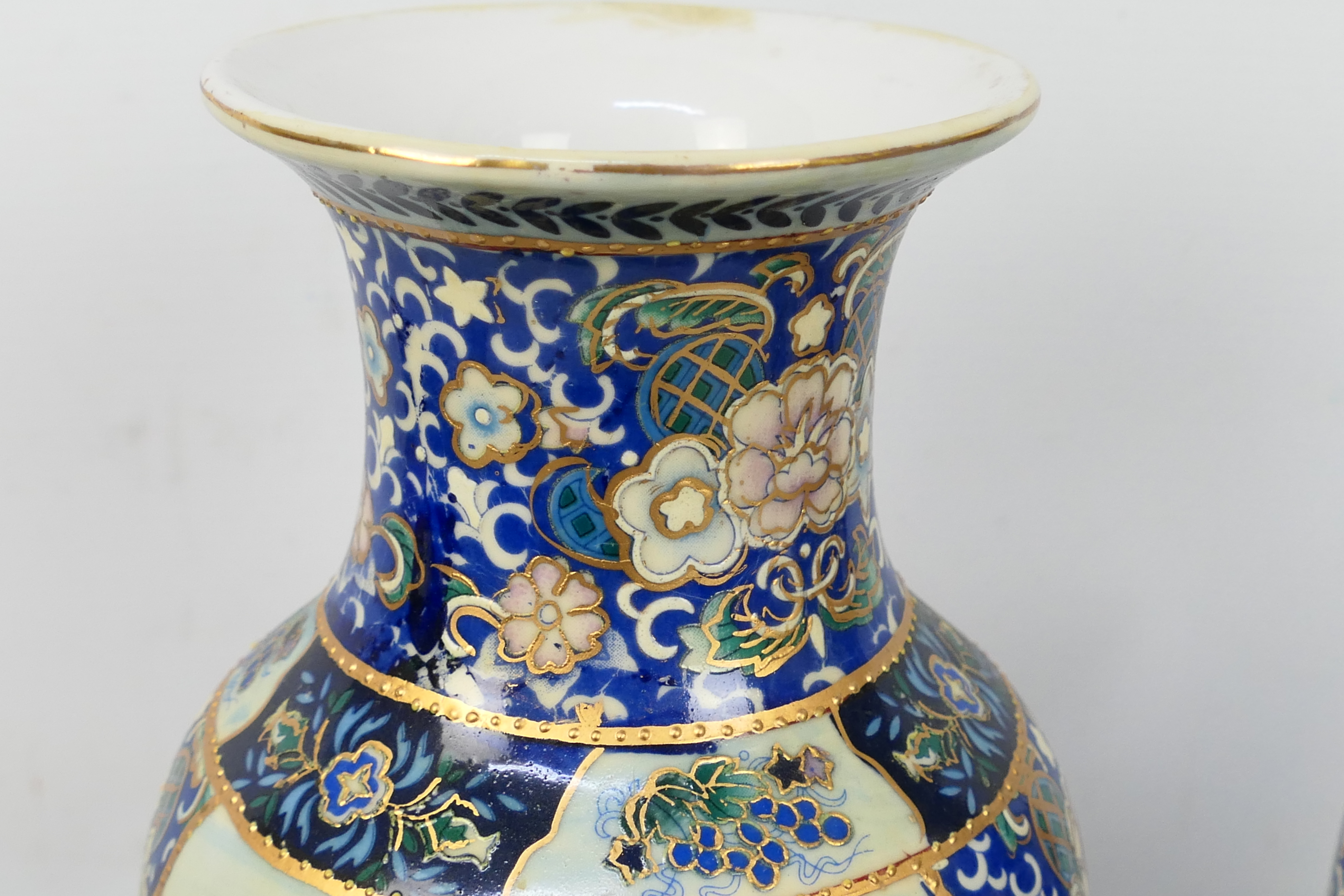 Lot to include a pair of Chinese vases, 30 cm (h), covered steins and Delft wares. - Image 10 of 16