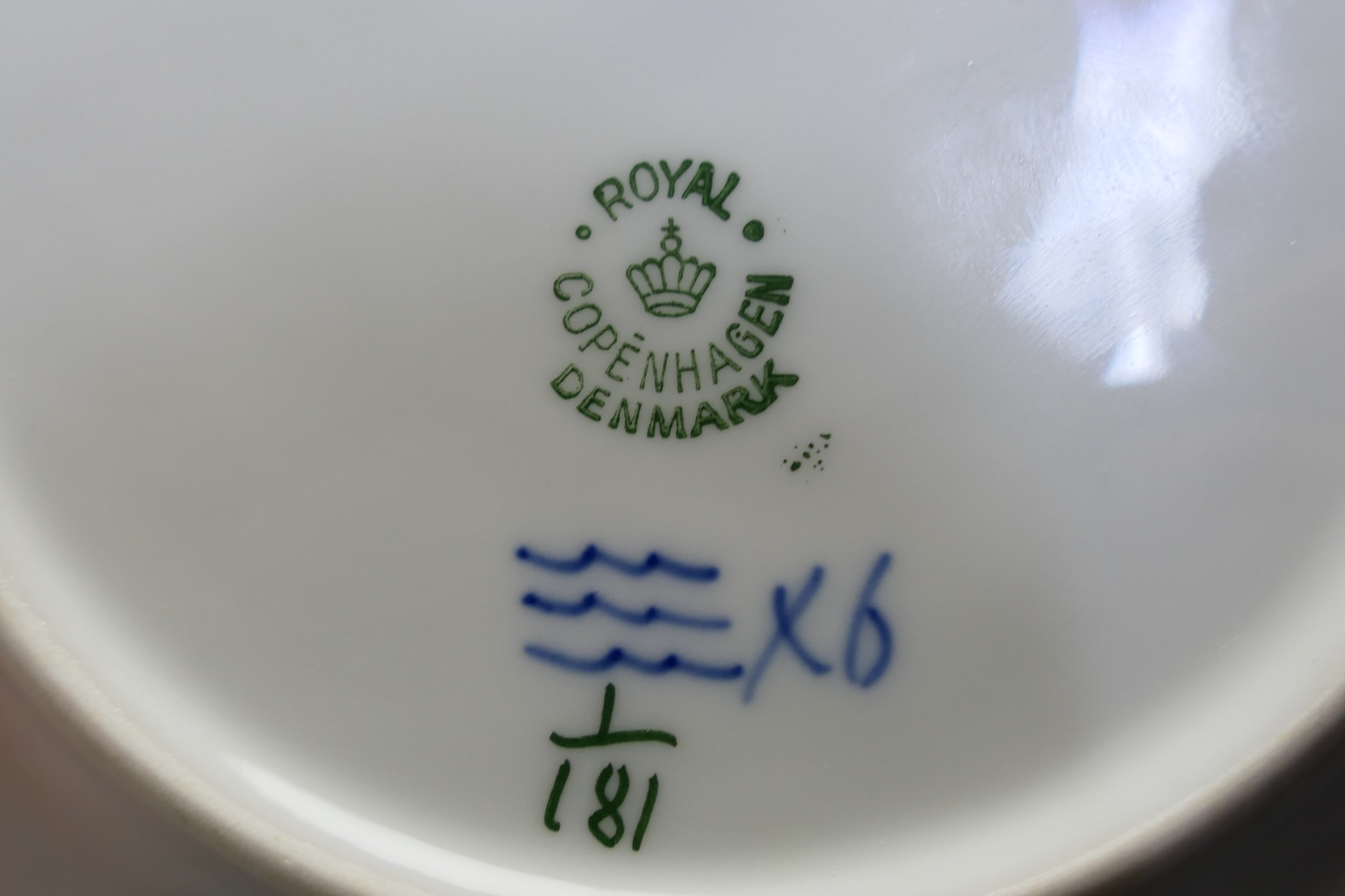 Royal Copenhagen - A 20th century coffee service in the Blue Fluted Plain pattern comprising coffee - Image 6 of 7