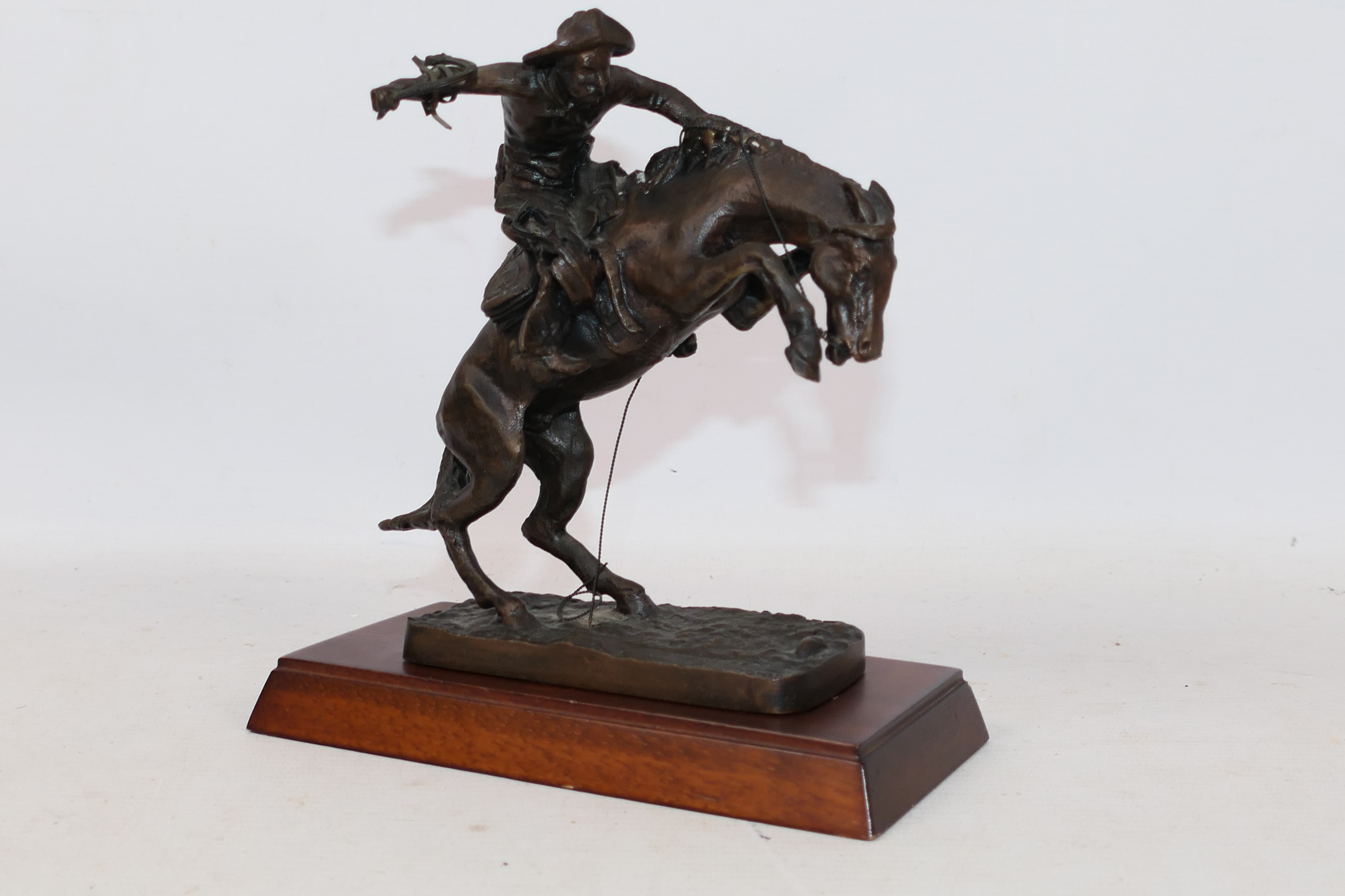 Franklin Mint - A Life of Remington 'Broncho Buster' bronze statue by Franklin Mint. - Image 2 of 4