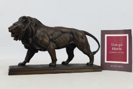 Franklin Mint - A 'Lion Qui Marche' bronze lion statue by Antoine-Louis Barye -.
