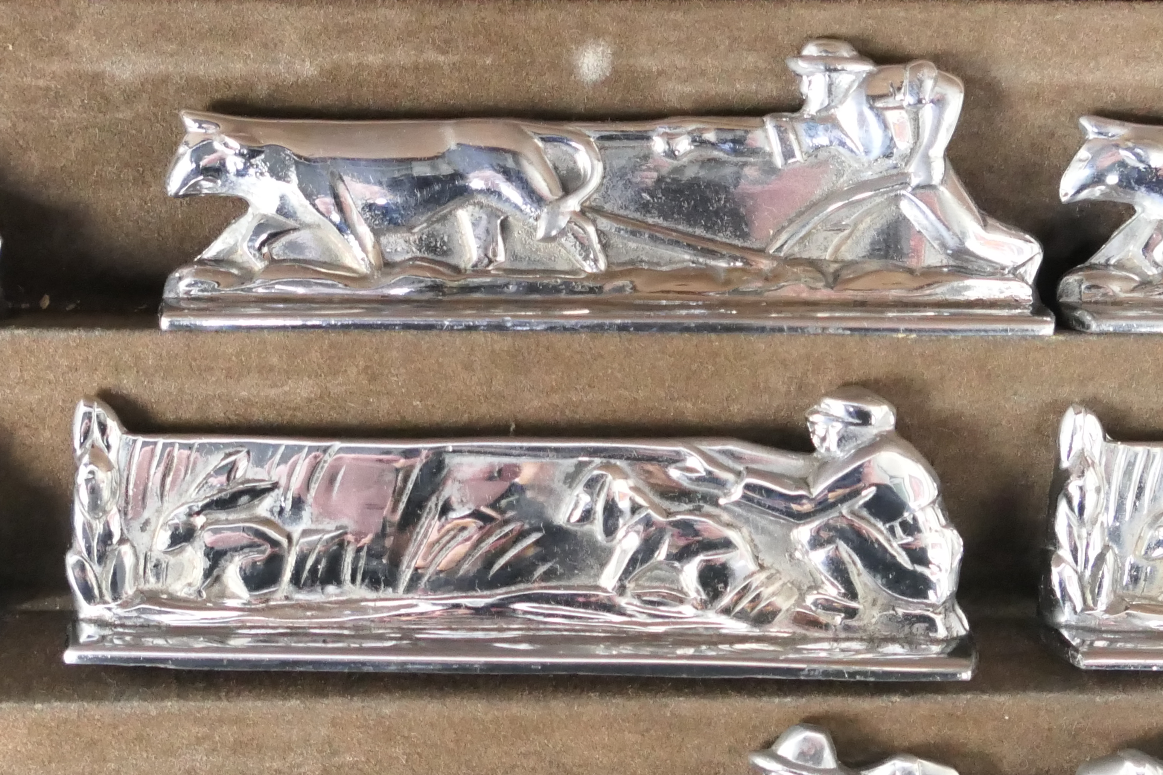 A set of twelve plated knife rests depicting hunting / farming scenes, - Image 5 of 8