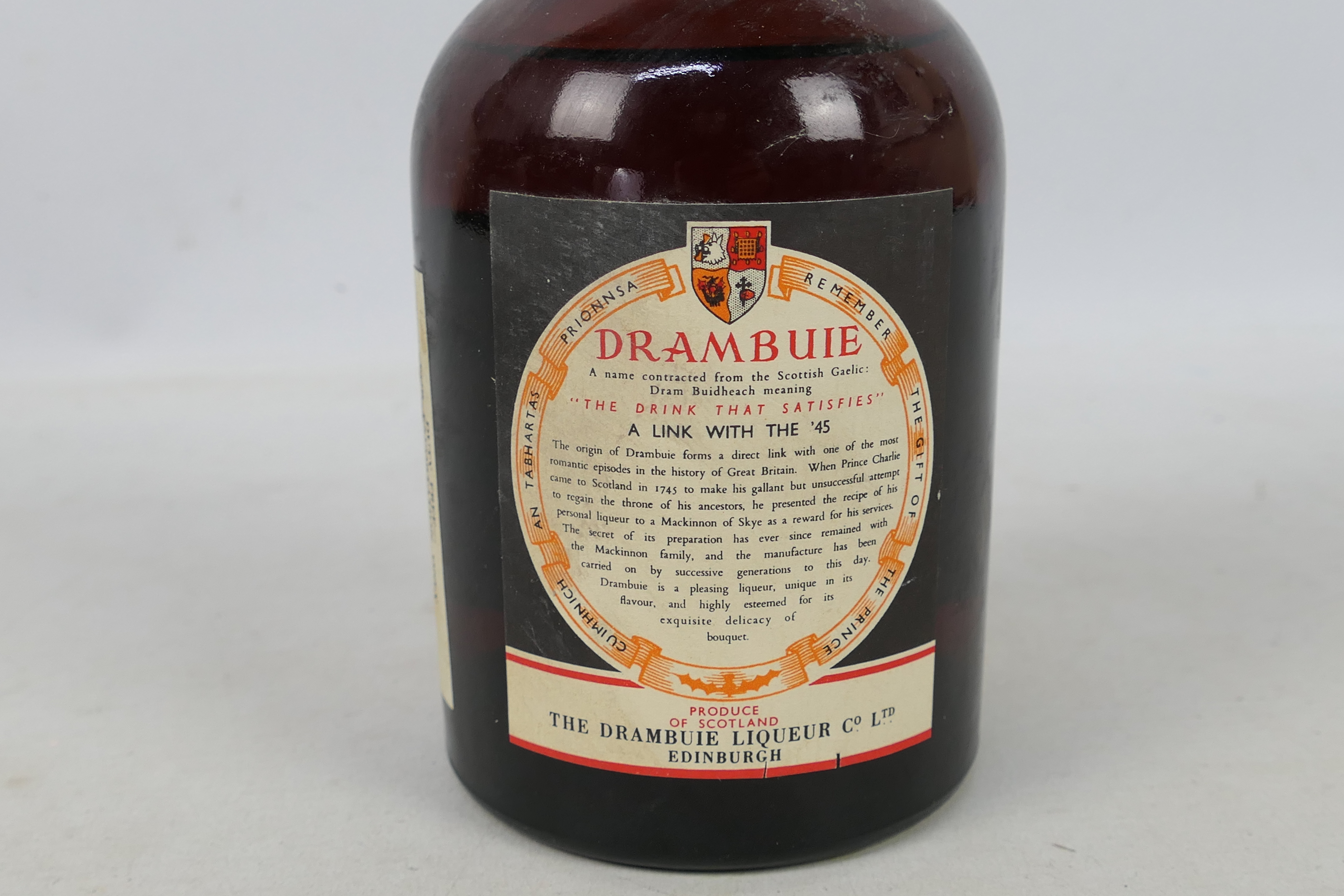 A vintage bottle of Drambuie, no capacity or strength stated, likely a 1970's bottling. - Image 4 of 4