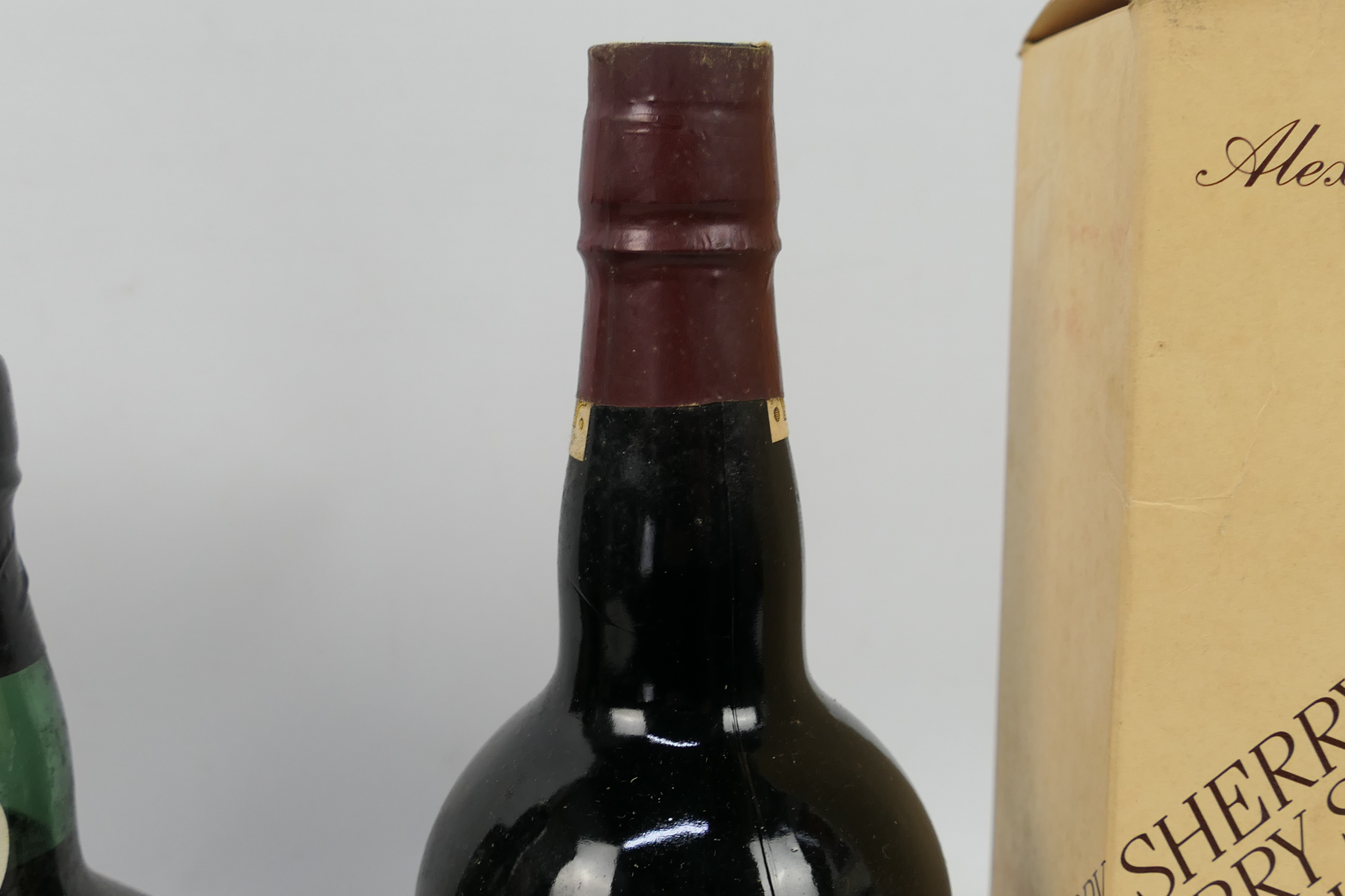A bottle of Porto Ryst 10 Ans D'age, 20° - Image 4 of 6