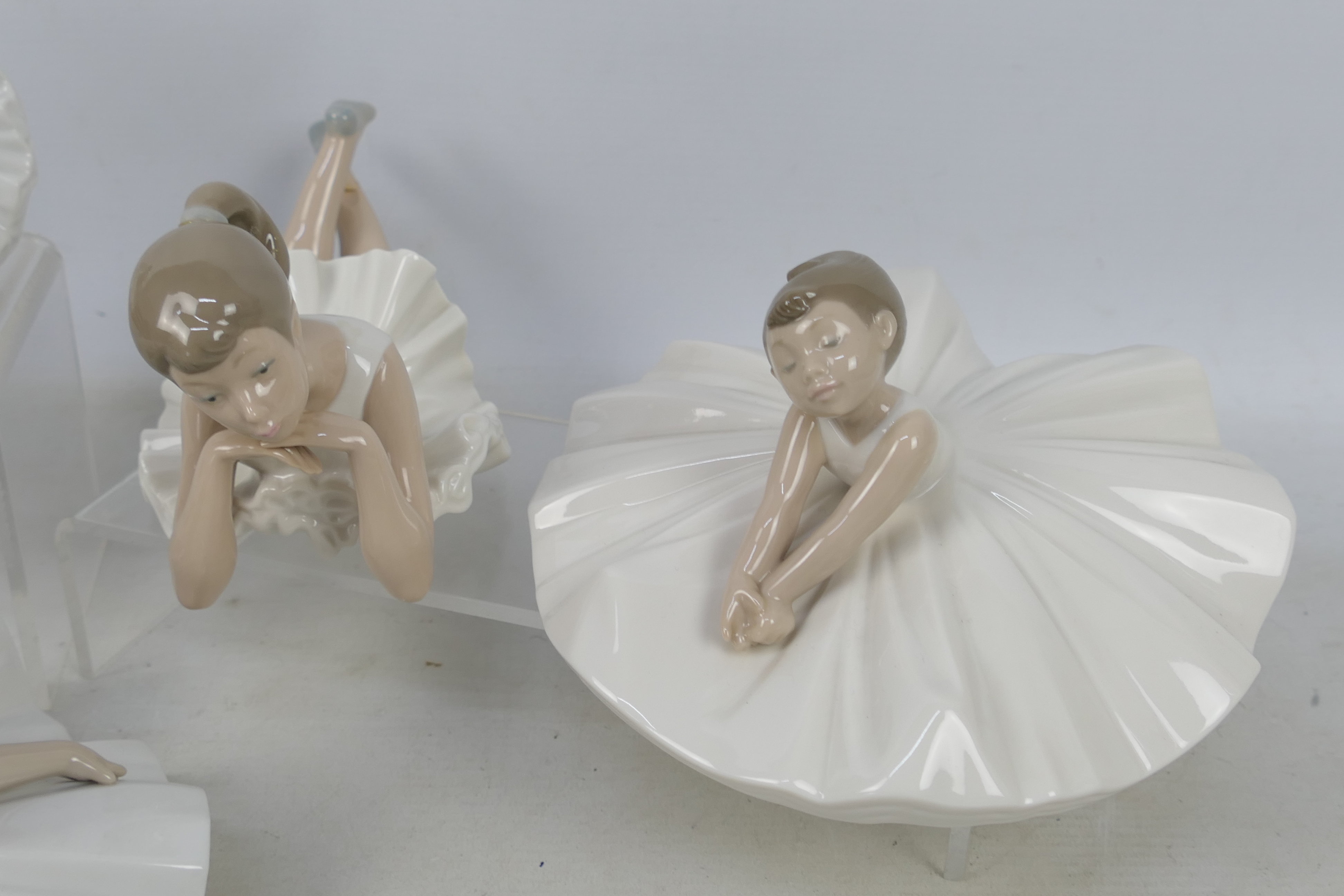 Nao - A collection of ballerina figures, - Image 3 of 6