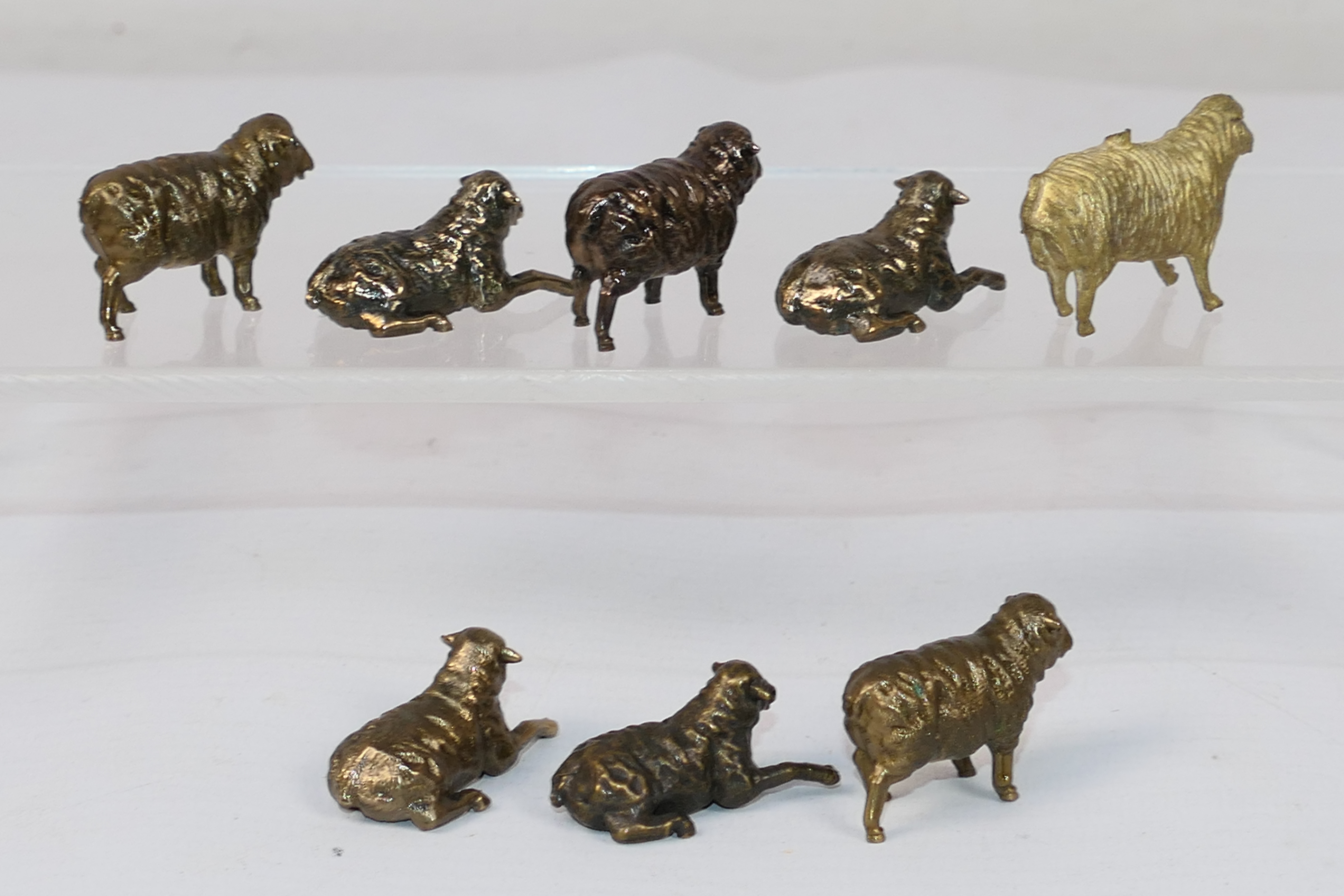 8 x small bronze sheep figures. All in s - Image 5 of 5