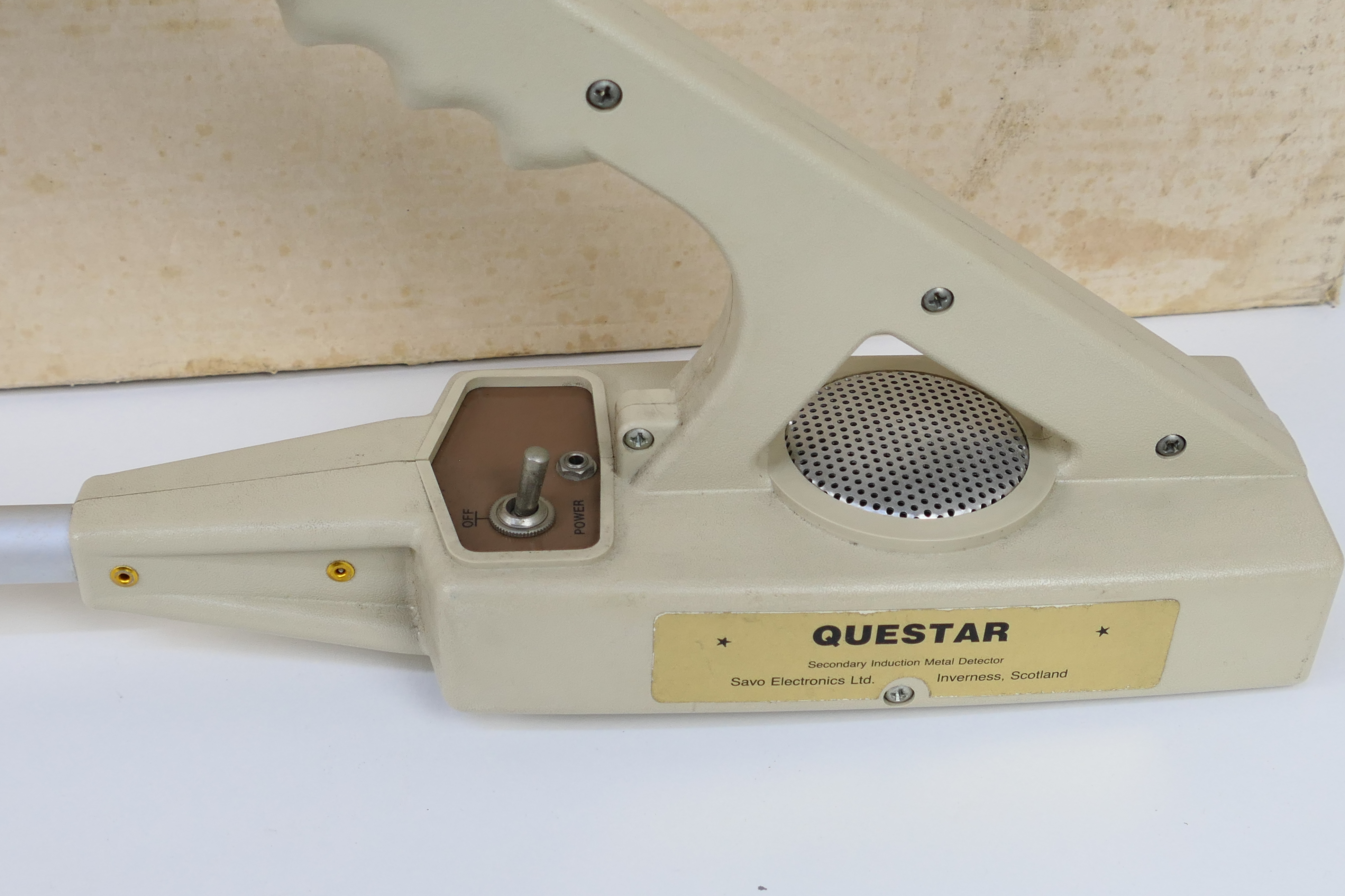 Questar - A Questar metal detector. Meta - Image 3 of 5